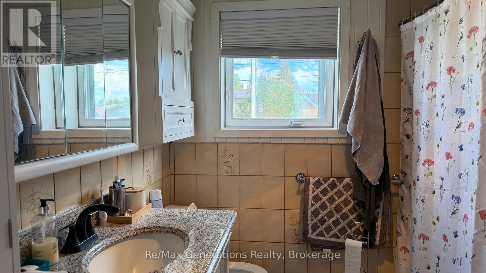 37 Southridge Crescent N, Terrace Bay, Ontario  P0T 2W0 - Photo 20 - X13746058
