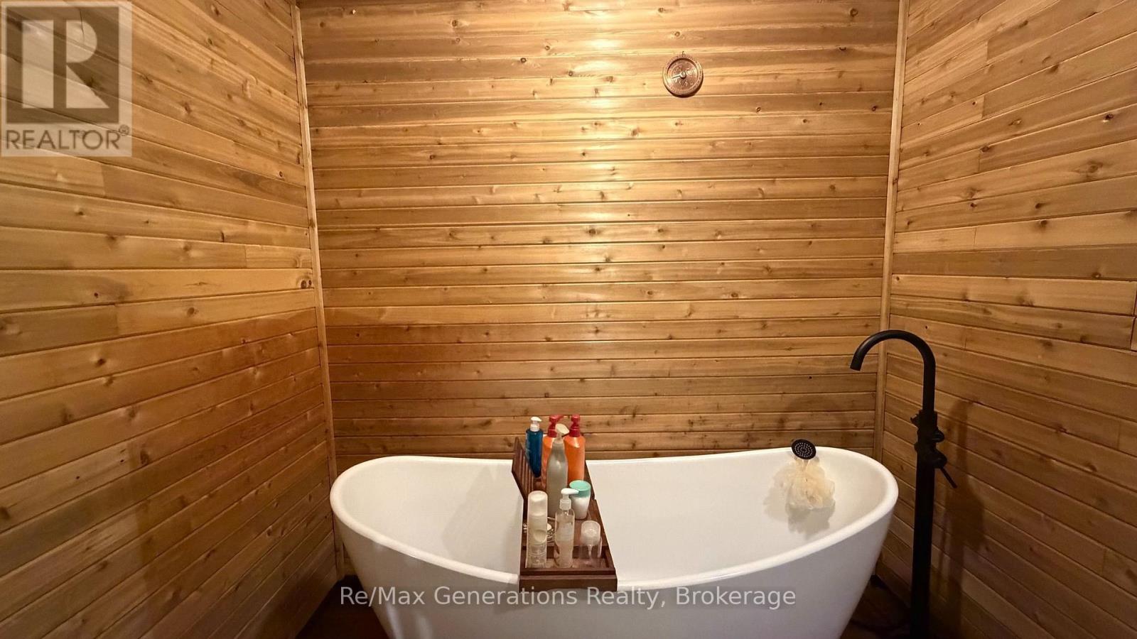 37 Southridge Crescent N, Terrace Bay, Ontario  P0T 2W0 - Photo 24 - X13746058
