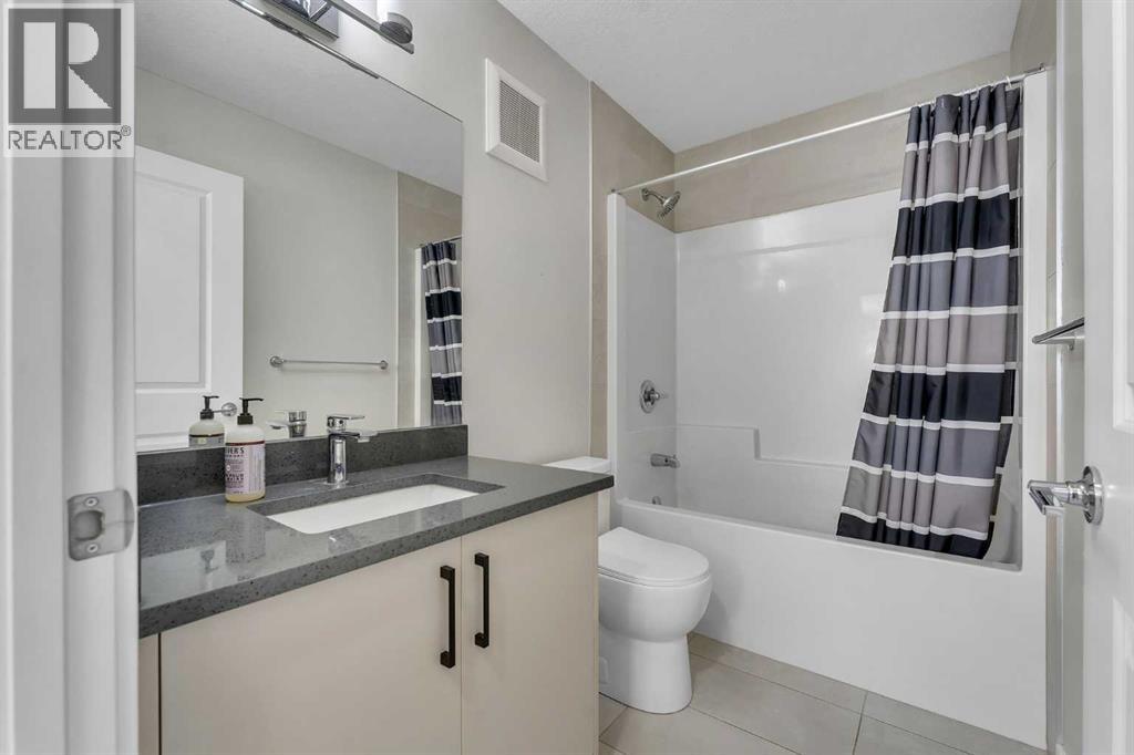159 Waterford Heights, Chestermere, Alberta  T1X 2M8 - Photo 21 - A2342431