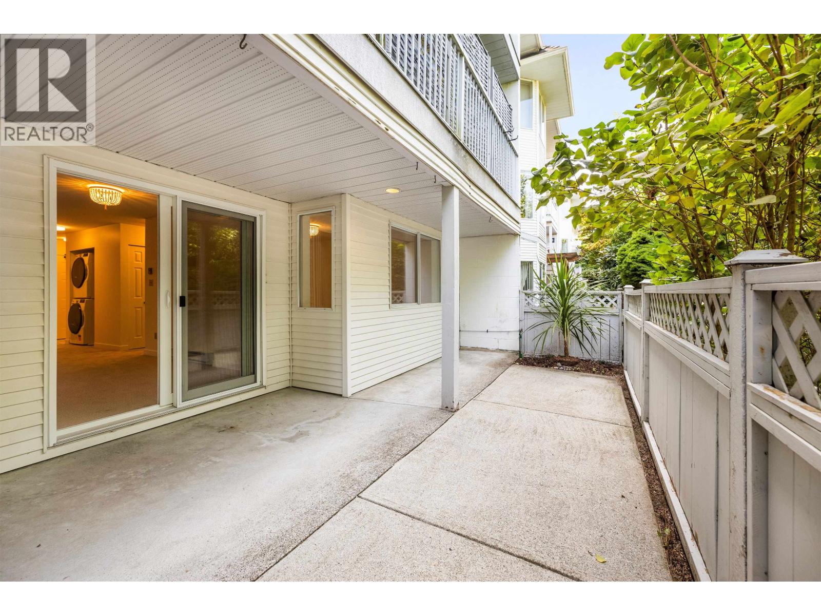 105 3088 Flint Street, Port Coquitlam, British Columbia  V3B 4H5 - Photo 4 - R3161567