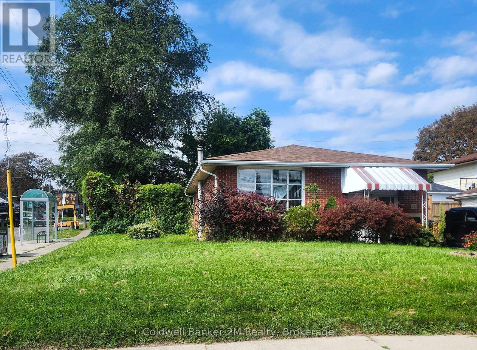 64 CLAYMORE CRESCENT, Oshawa, Ontario