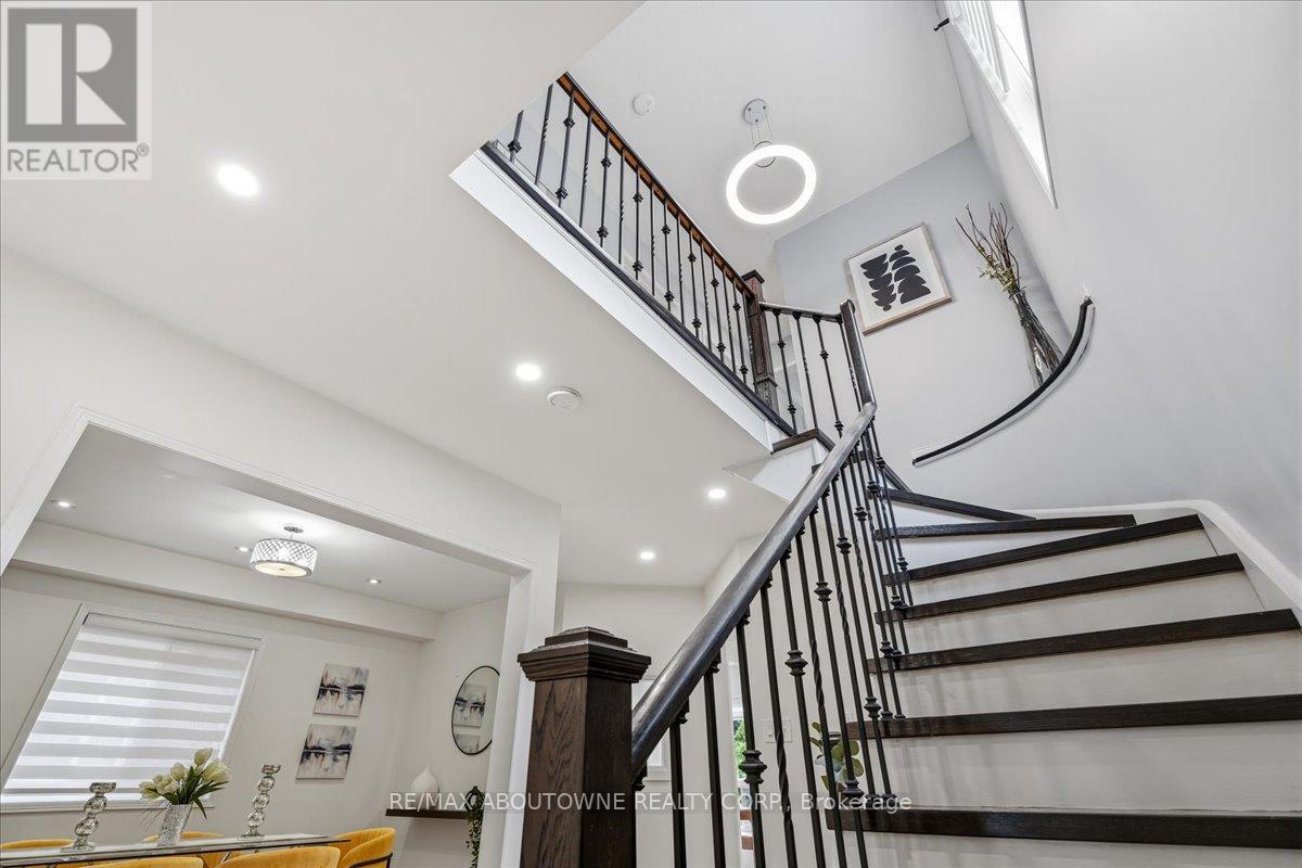 1282 Parkhurst Drive, Oakville, Ontario  L6M 3V7 - Photo 25 - W13742238