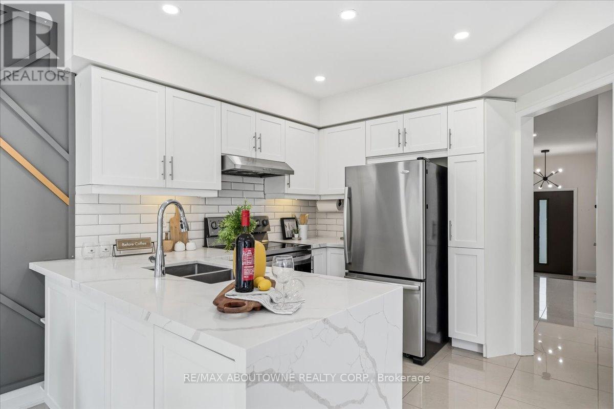 1282 Parkhurst Drive, Oakville, Ontario  L6M 3V7 - Photo 22 - W13742238