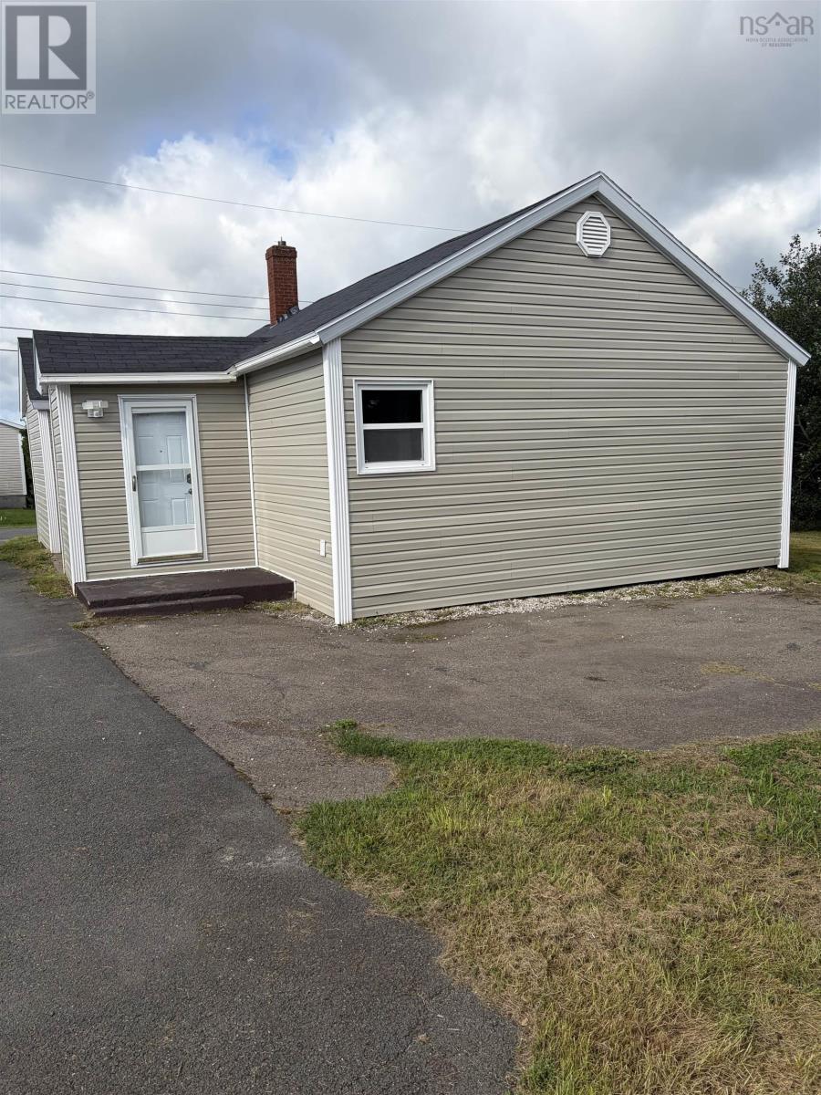 25 Morrison Street, Glace Bay, Nova Scotia  B1A 2G7 - Photo 3 - 202622312