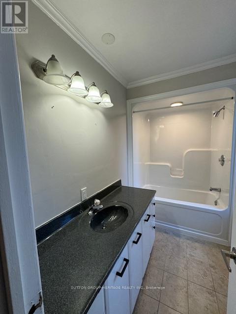906 Liverpool Road, Pickering, Ontario  L1W 1S6 - Photo 14 - E13746044