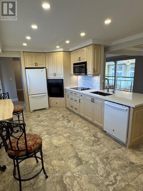 906 Liverpool Road, Pickering, Ontario  L1W 1S6 - Photo 6 - E13746044