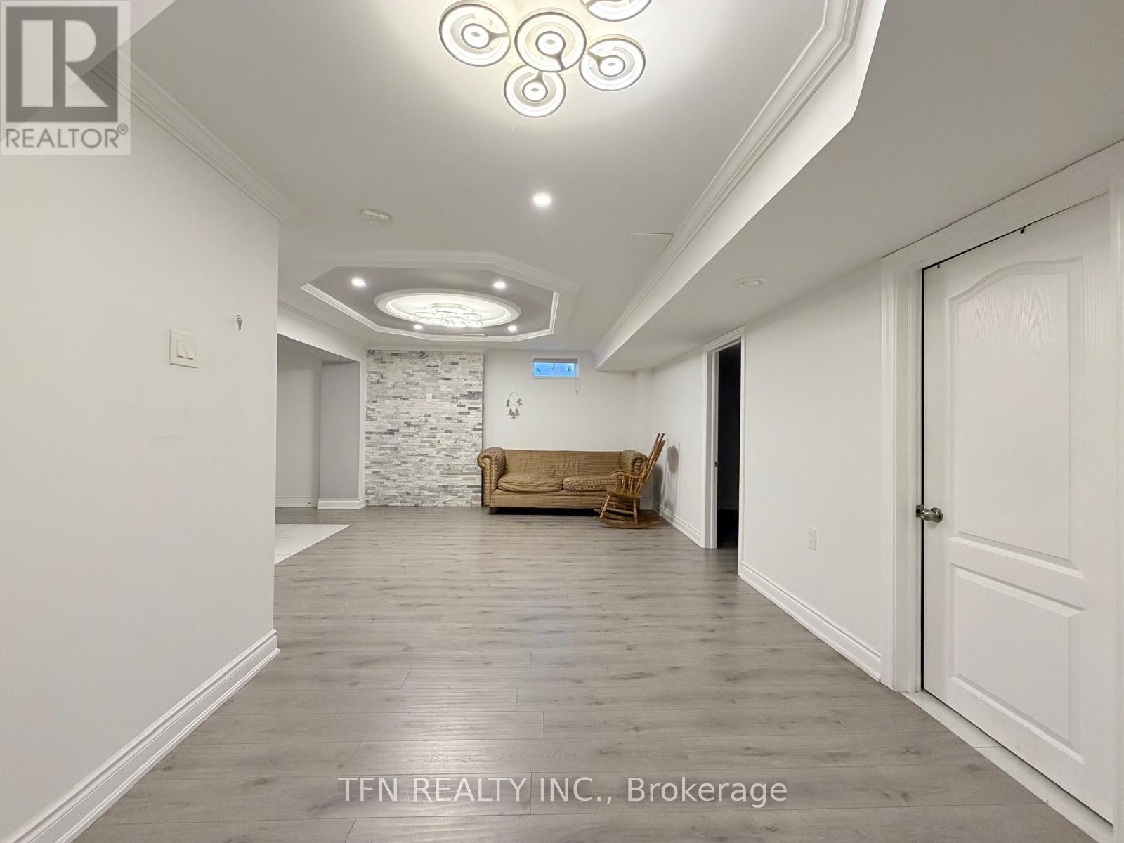 2 Irwin (Basement) Place, Bradford West Gwillimbury, Ontario L3Z 0H7 - Photo 4 - N13746032