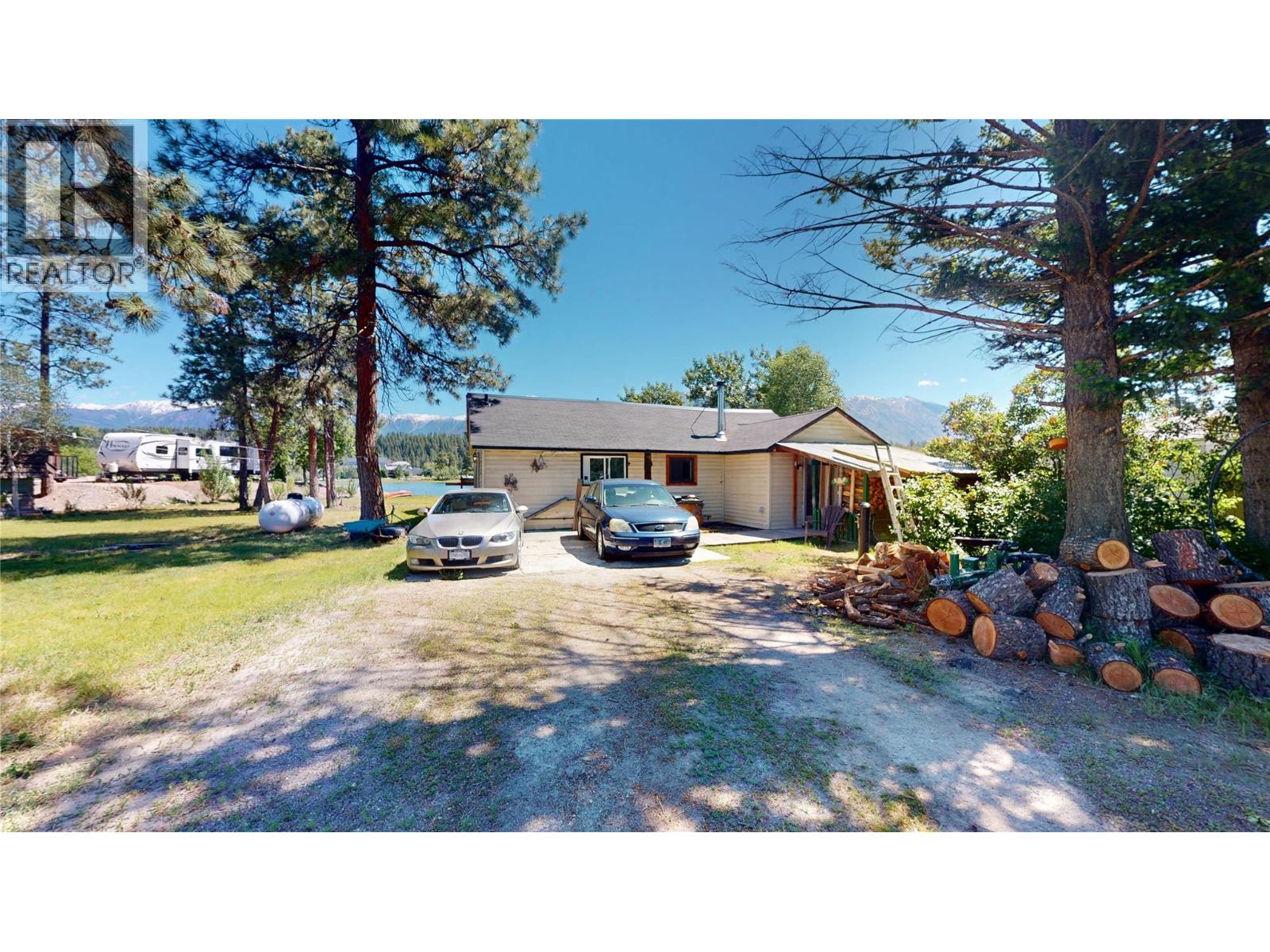6604 Dogwood Road, Wasa, British Columbia