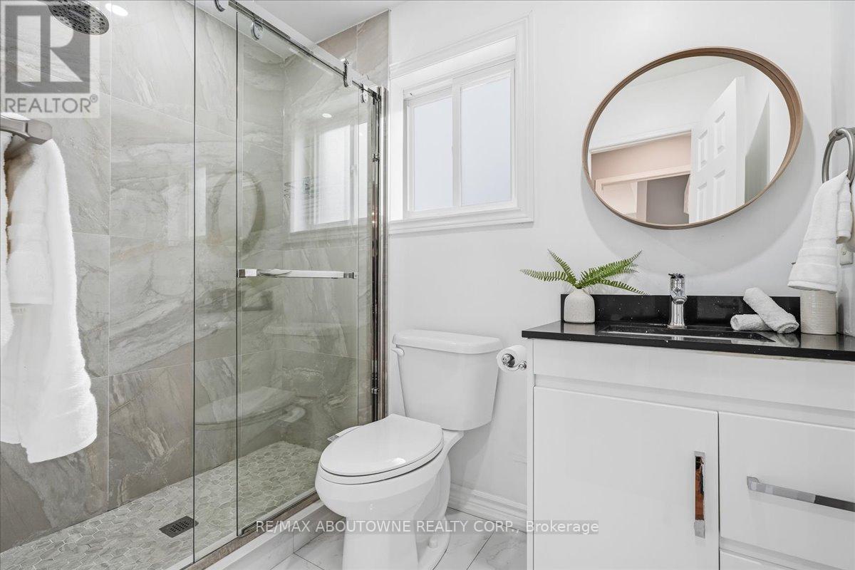 1282 Parkhurst Drive, Oakville, Ontario  L6M 3V7 - Photo 38 - W13742238