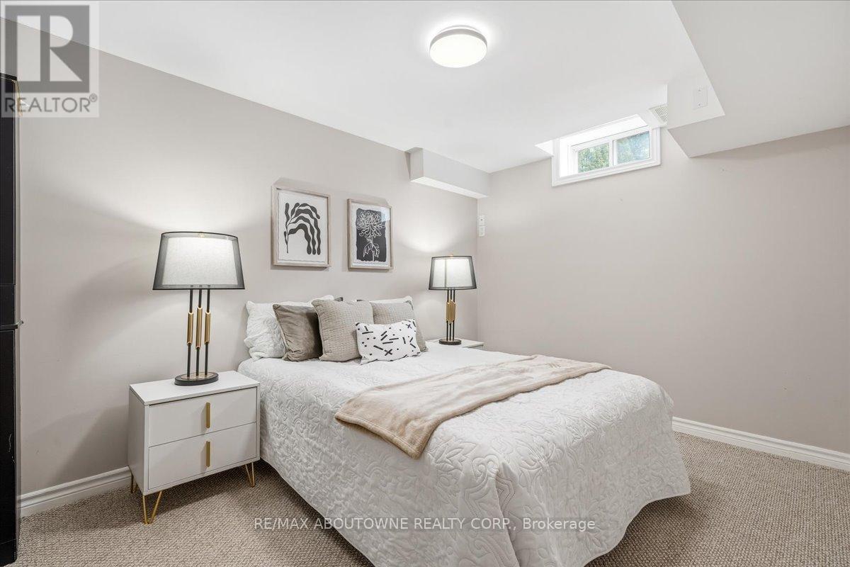 1282 Parkhurst Drive, Oakville, Ontario  L6M 3V7 - Photo 44 - W13742238