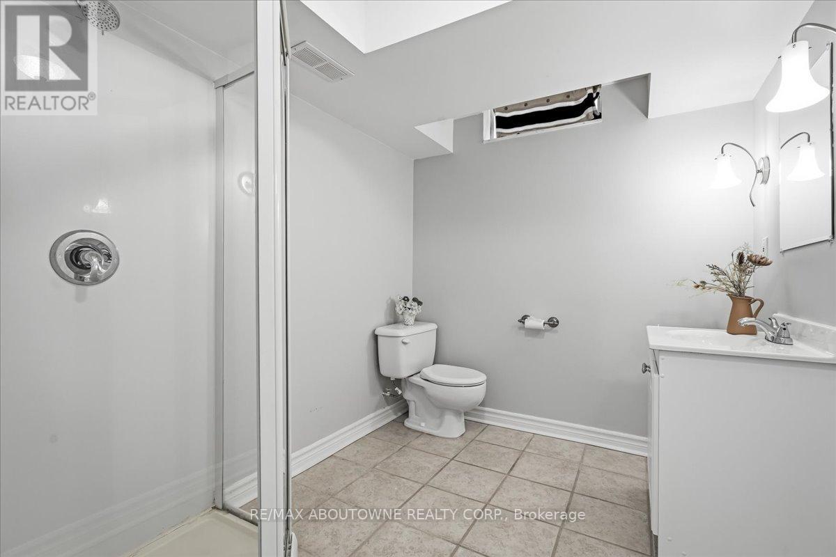 1282 Parkhurst Drive, Oakville, Ontario  L6M 3V7 - Photo 46 - W13742238