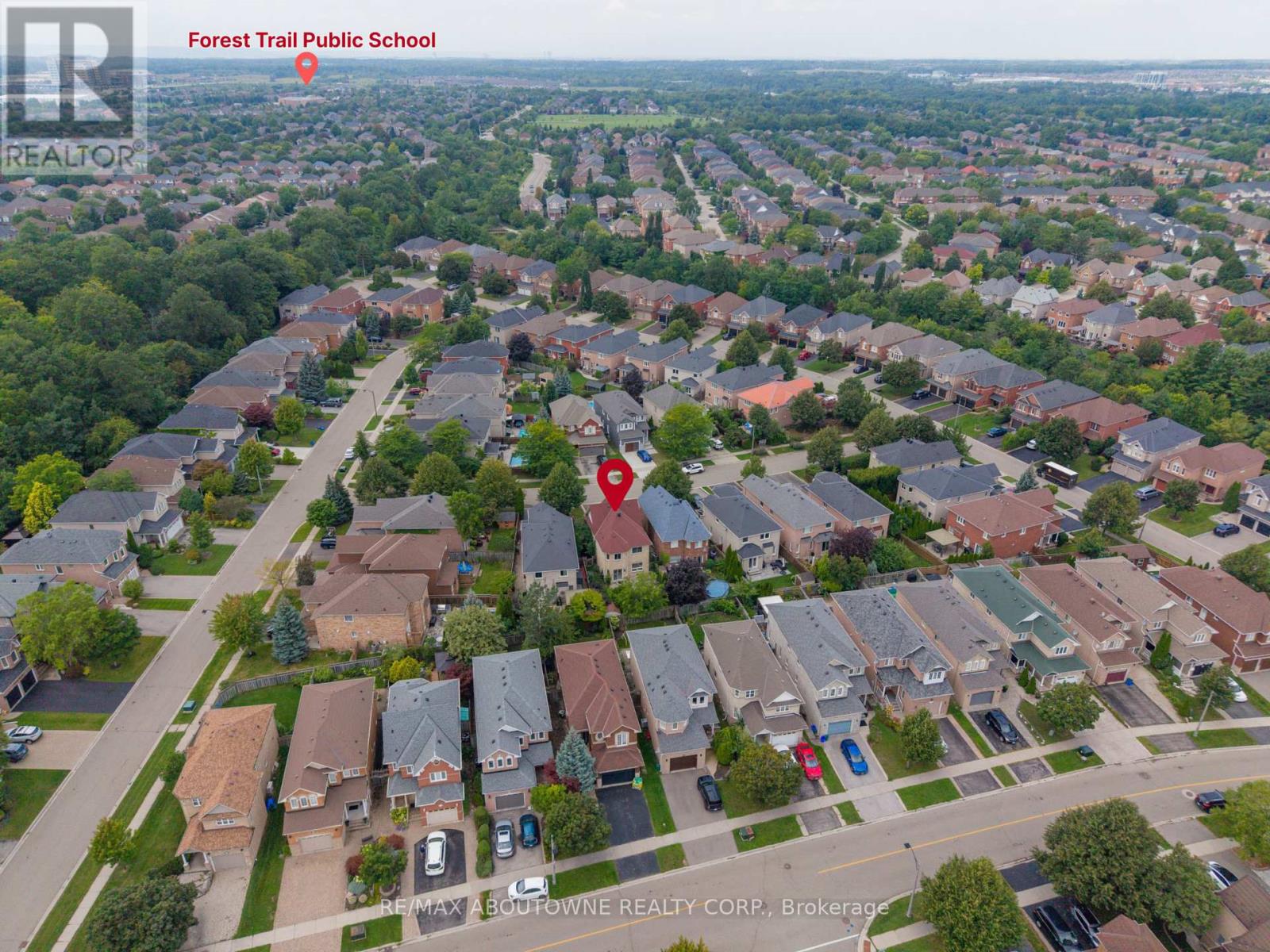 1282 Parkhurst Drive, Oakville, Ontario  L6M 3V7 - Photo 5 - W13742238