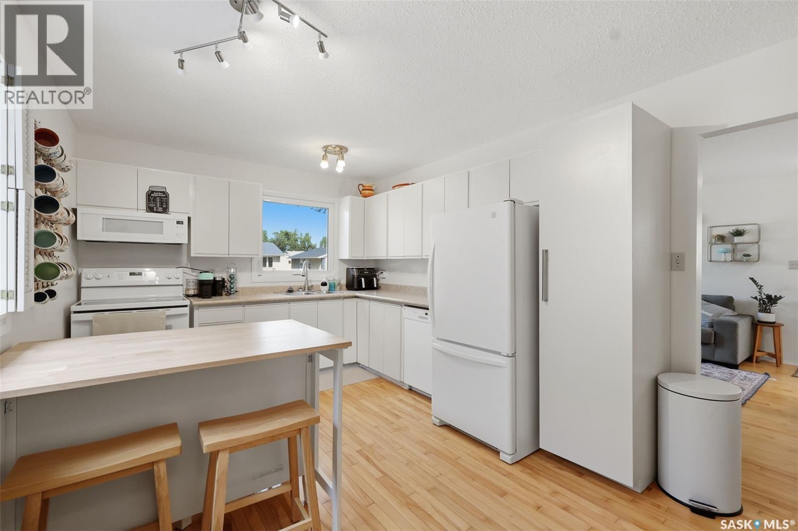 254 Mcmaster Crescent, Saskatoon, Saskatchewan  S7H 4E3 - Photo 4 - SK047539