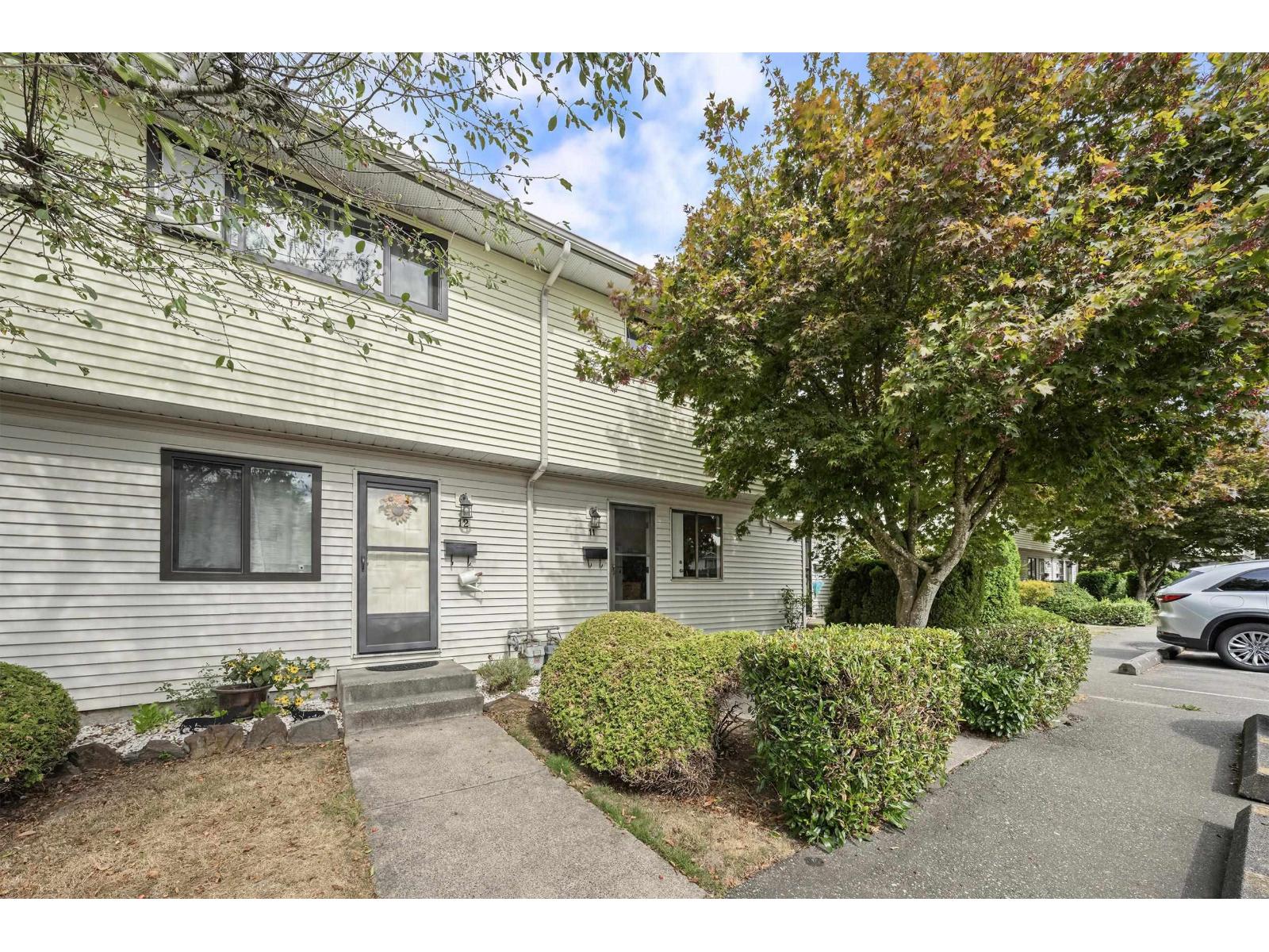 11 5351 200 Street, Langley, British Columbia  V3A 1M2 - Photo 2 - R3158737