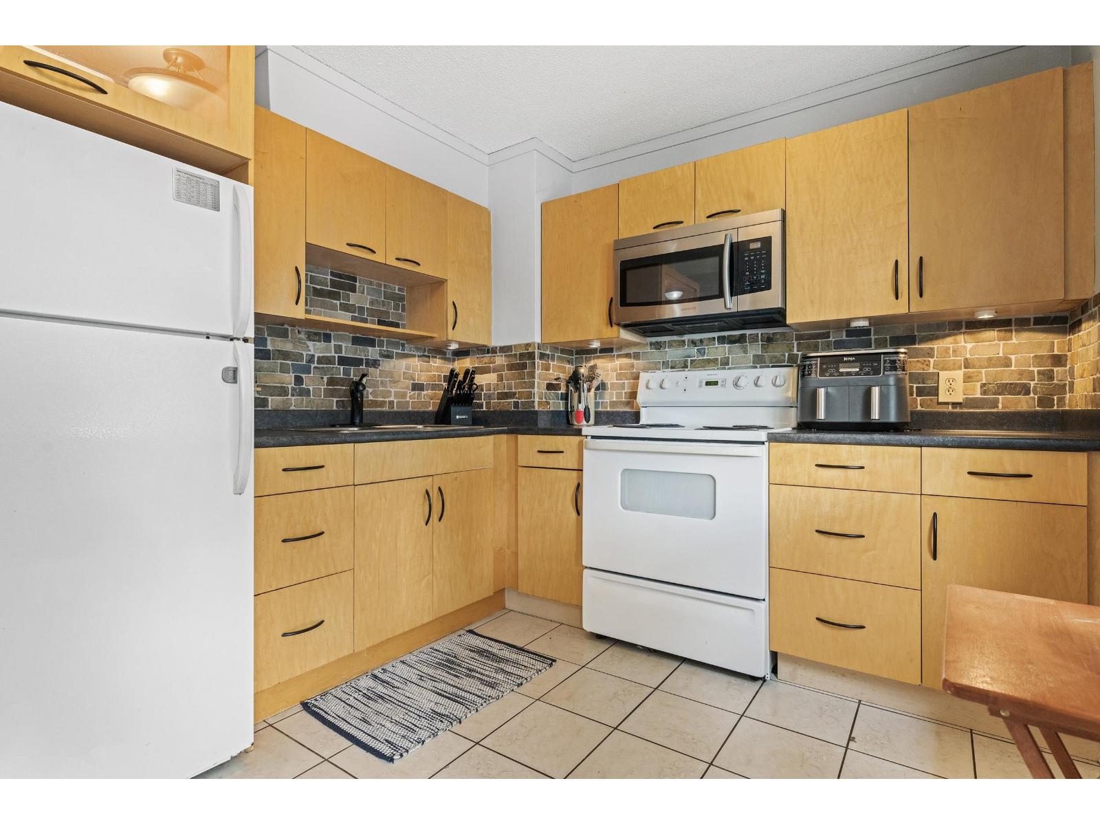 11 5351 200 Street, Langley, British Columbia  V3A 1M2 - Photo 3 - R3158737