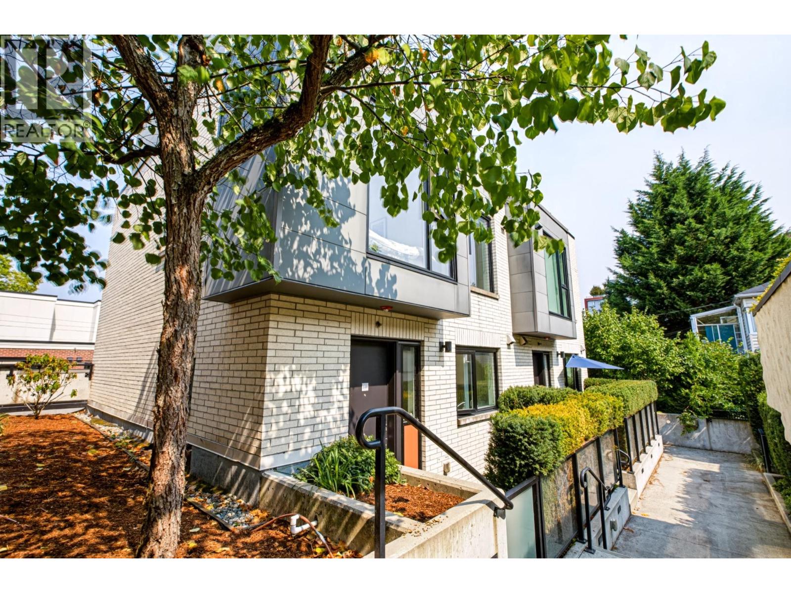 2 589 W KING EDWARD AVENUE, Vancouver, British Columbia