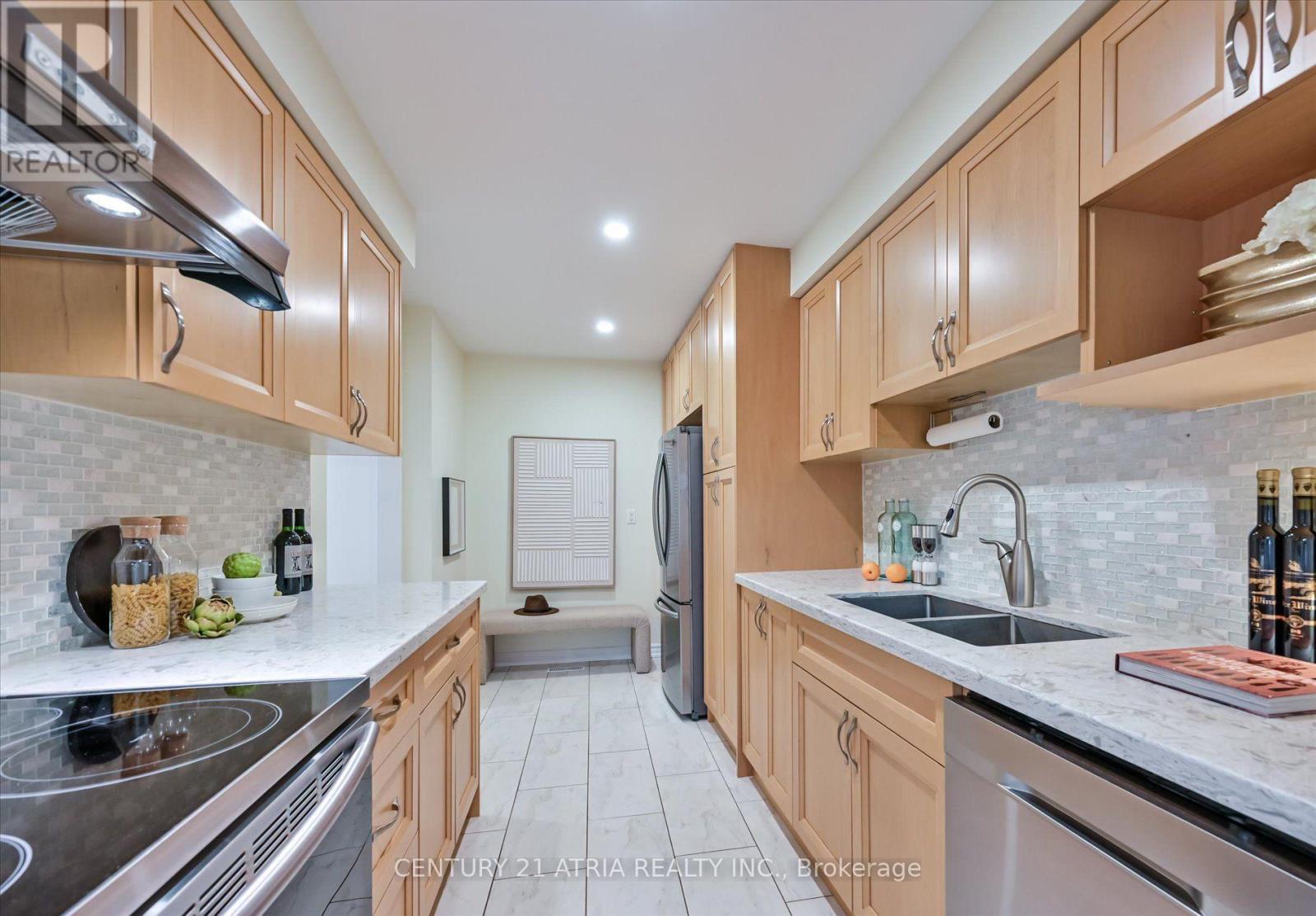 19 Aspenwood Drive, Toronto, Ontario  M2H 3E1 - Photo 10 - C13744478