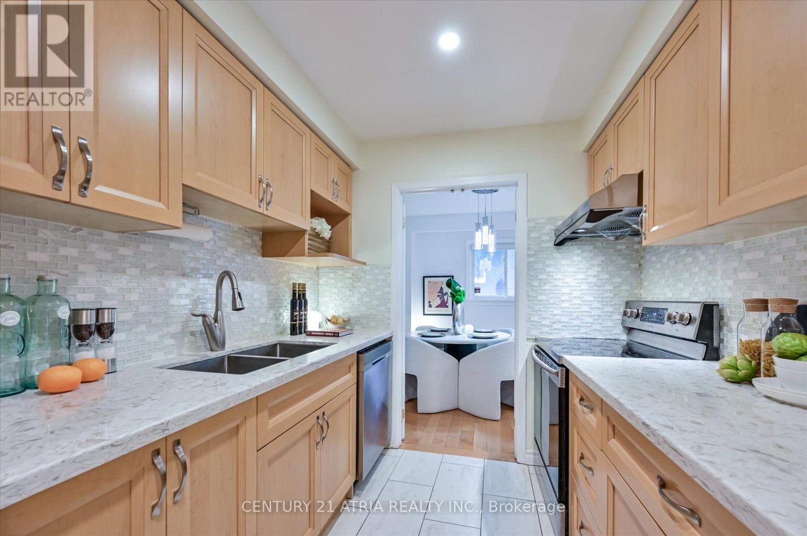 19 Aspenwood Drive, Toronto, Ontario  M2H 3E1 - Photo 12 - C13744478
