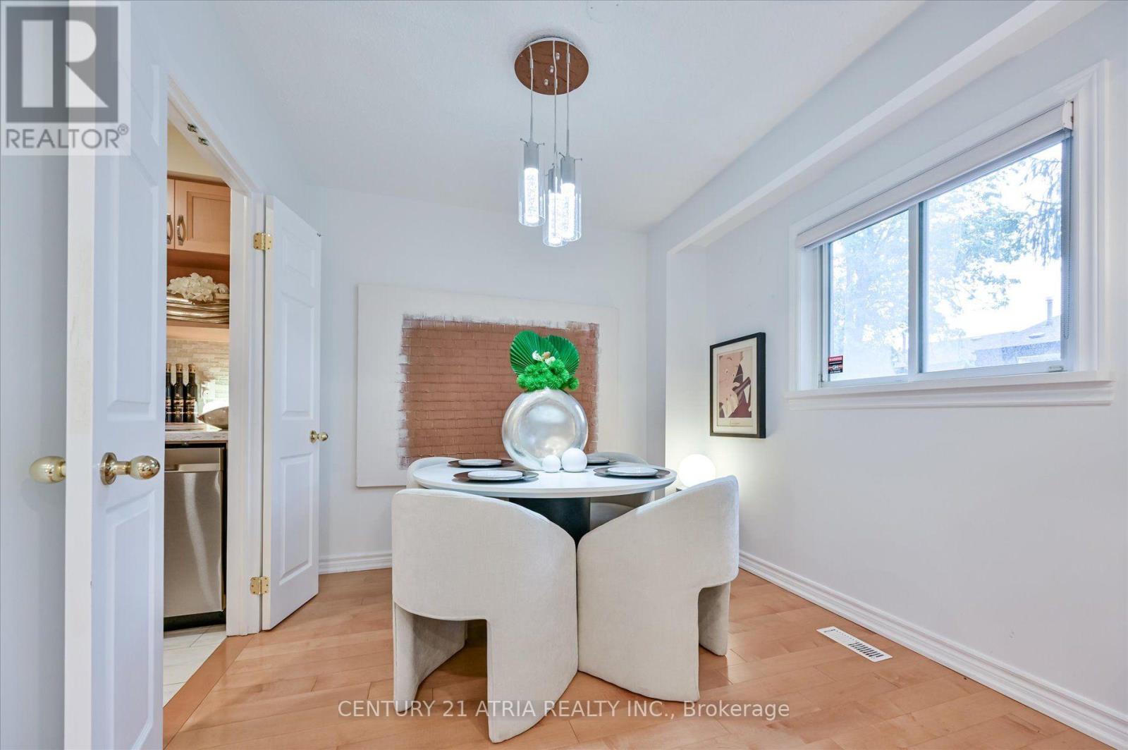 19 Aspenwood Drive, Toronto, Ontario  M2H 3E1 - Photo 8 - C13744478