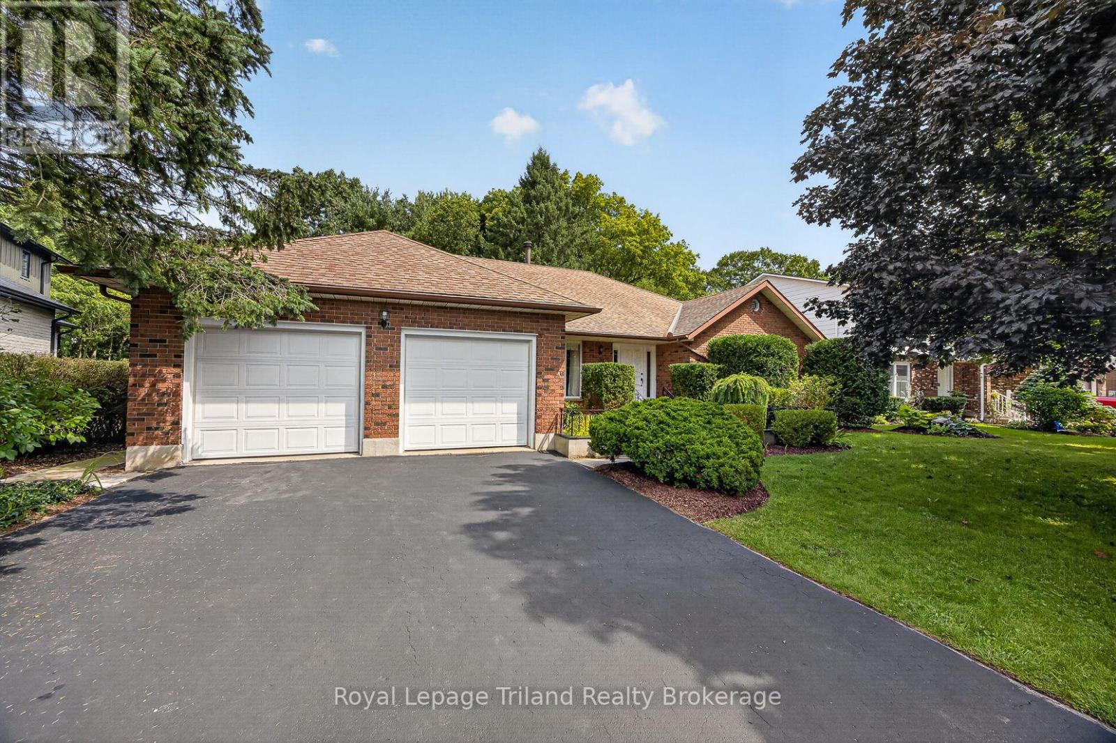 39 Clear Valley Drive, Tillsonburg, Ontario  N4G 4Y7 - Photo 2 - X13746334