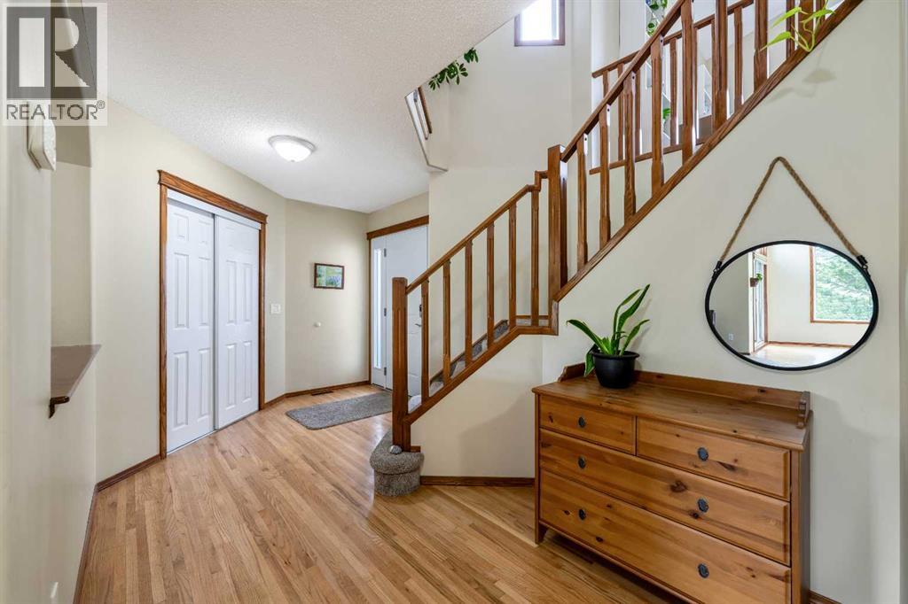 2357 Fairways Circle NW, Airdrie, Alberta  T4B 2W9 - Photo 4 - A2342285