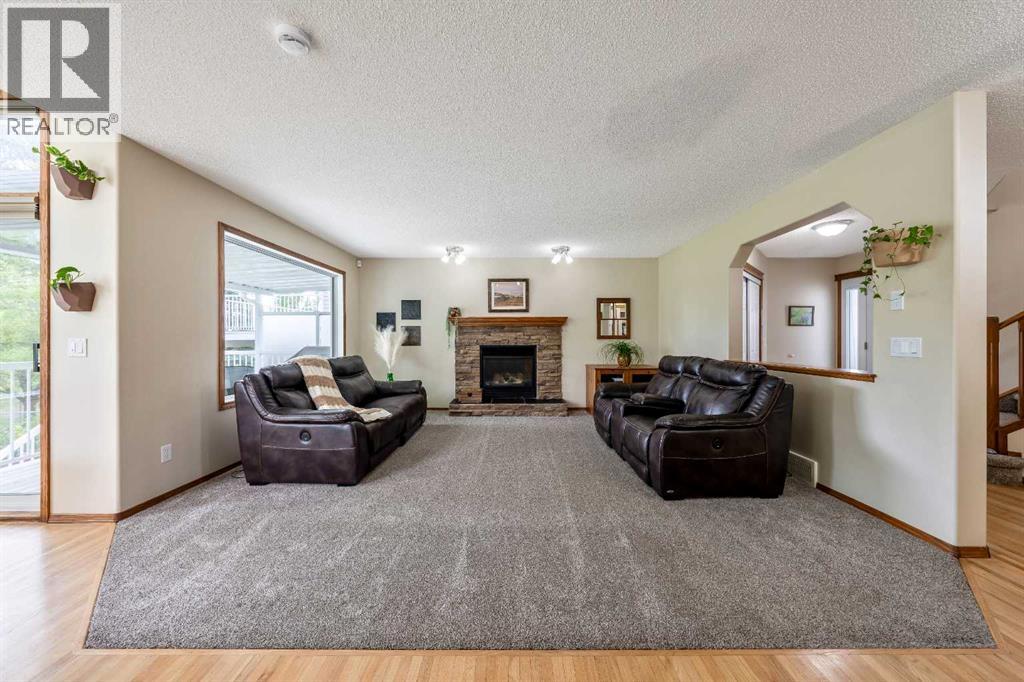2357 Fairways Circle NW, Airdrie, Alberta  T4B 2W9 - Photo 6 - A2342285