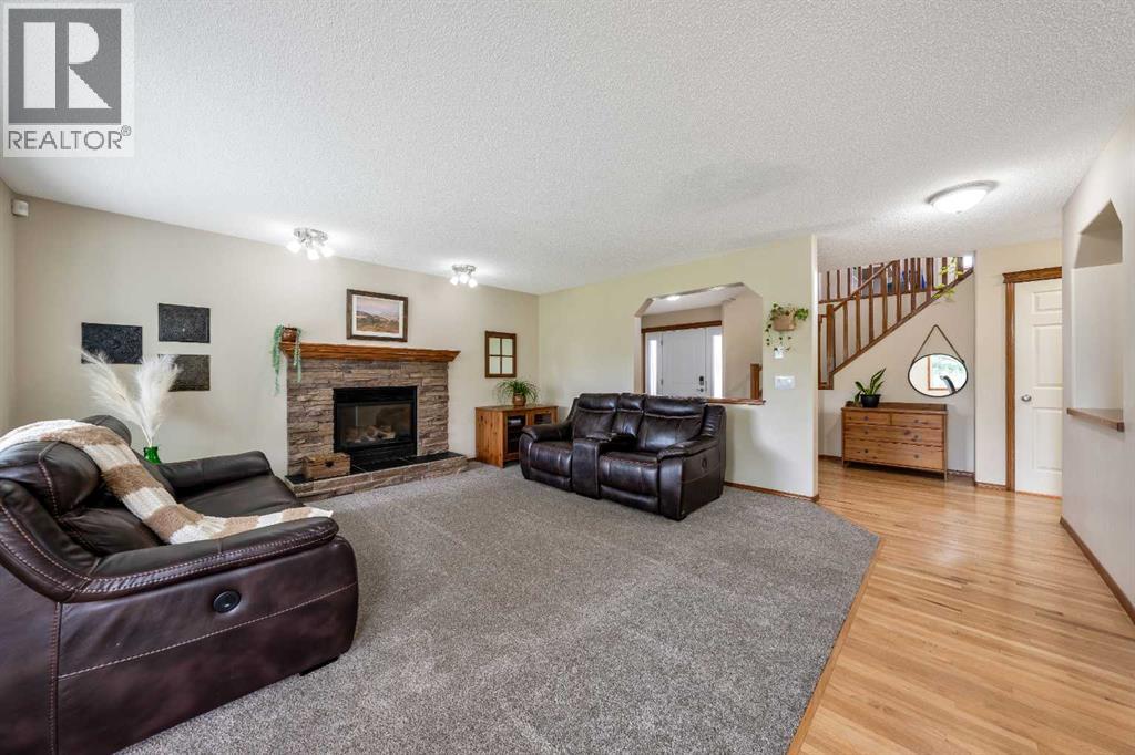 2357 Fairways Circle NW, Airdrie, Alberta  T4B 2W9 - Photo 7 - A2342285