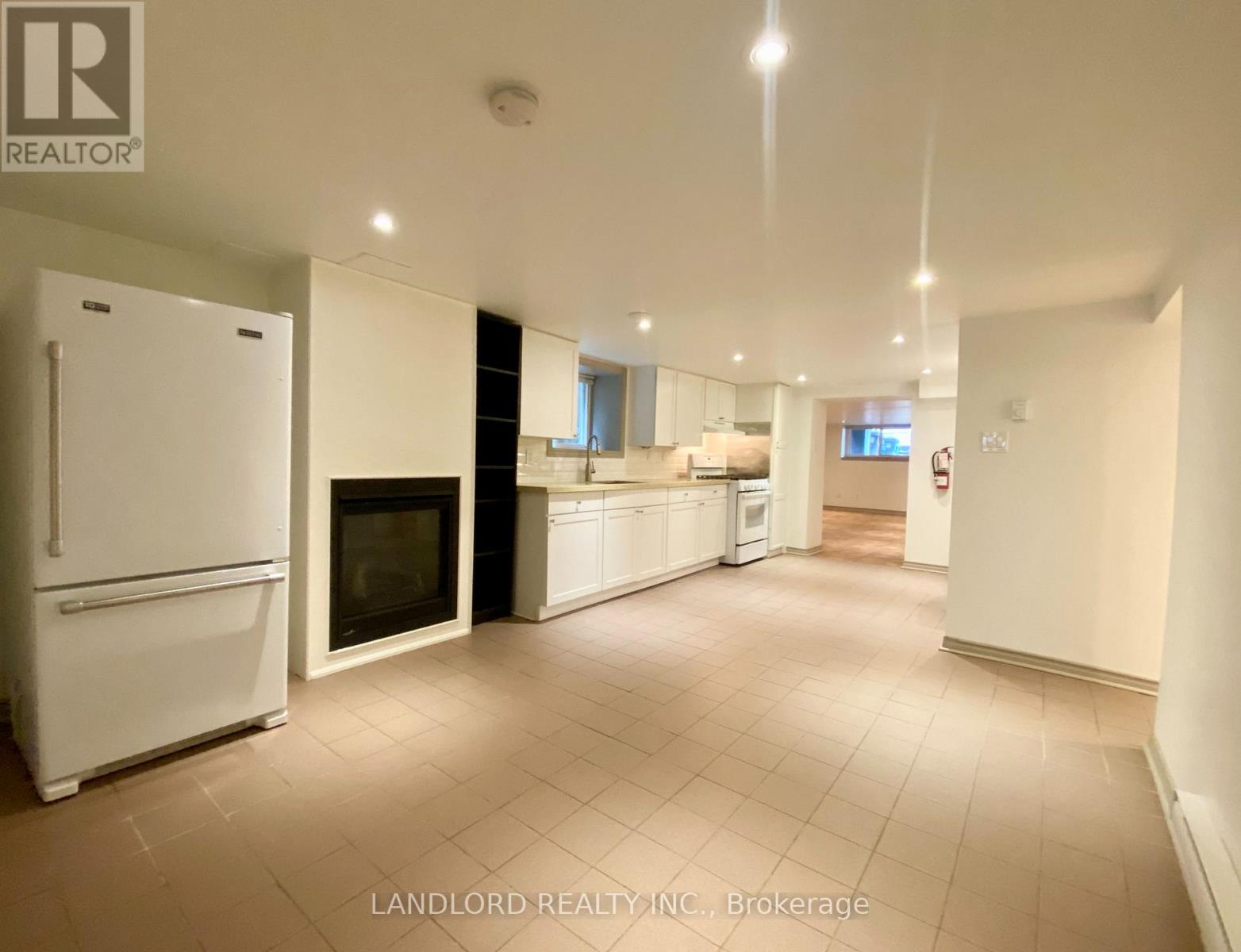 5 - 209 Madison Avenue, Toronto, Ontario  M5R 2S6 - Photo 5 - C13746258