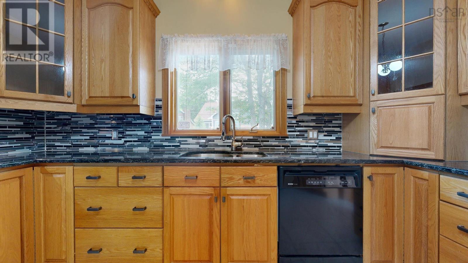 24 Deepwood Crescent, Clayton Park, Nova Scotia  B3M 2Y5 - Photo 13 - 202622315