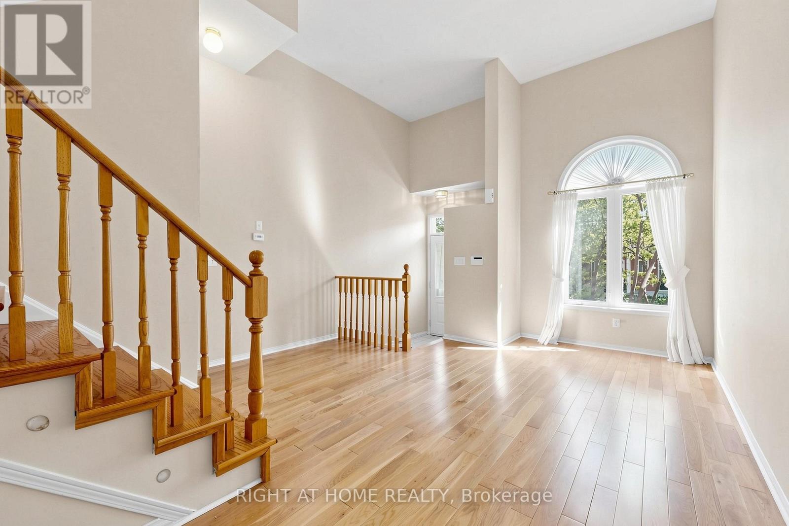 130 - 83 Mondeo Drive, Toronto, Ontario  M1P 5B6 - Photo 4 - E13746250