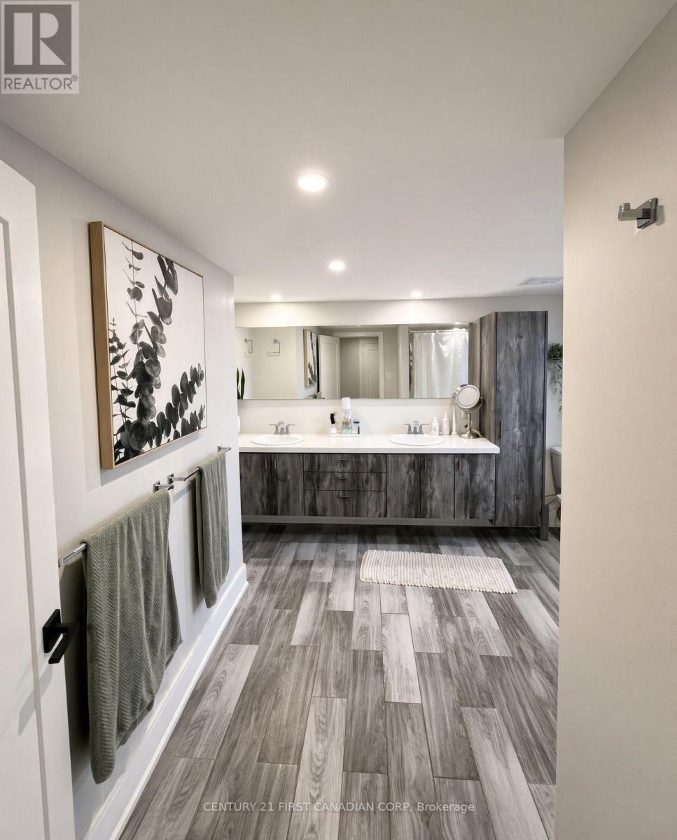 4 Elmwood Place, London South, Ontario  N6J 1J2 - Photo 12 - X13746206