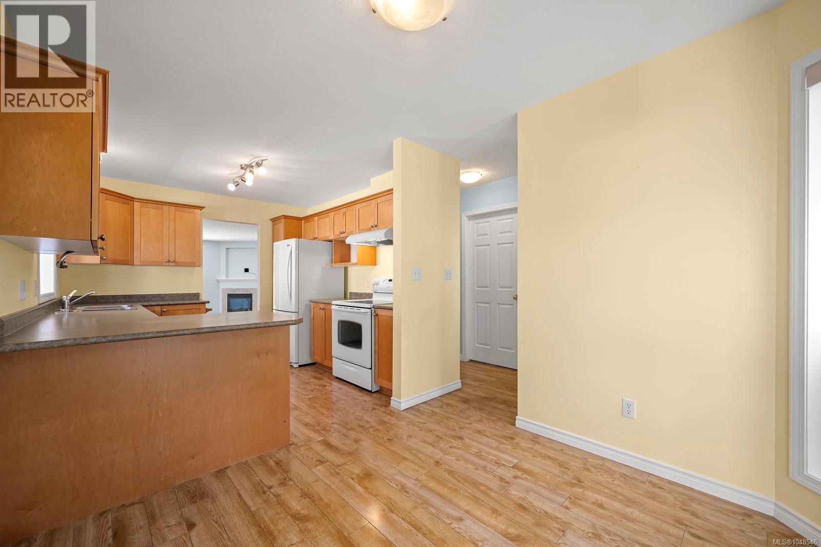 27 1755 Willemar Ave, Courtenay, British Columbia  V9N 3M5 - Photo 23 - 1048546
