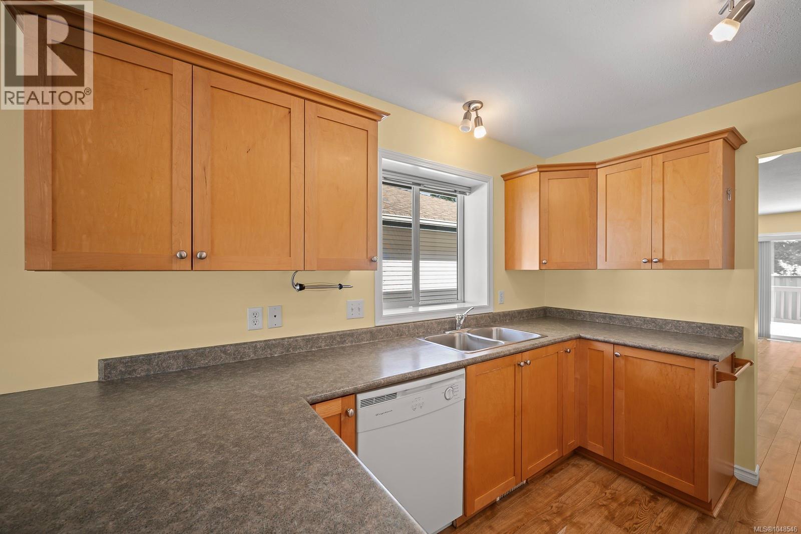 27 1755 Willemar Ave, Courtenay, British Columbia  V9N 3M5 - Photo 37 - 1048546