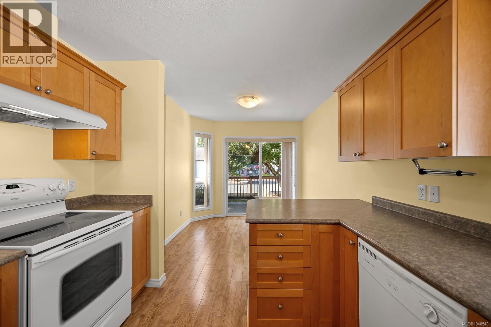 27 1755 Willemar Ave, Courtenay, British Columbia  V9N 3M5 - Photo 41 - 1048546