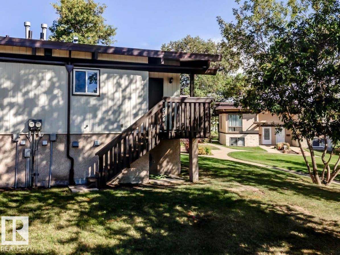 534 Lee Ridge Rd NW, Edmonton, Alberta  T6K 2K3 - Photo 3 - E4507125