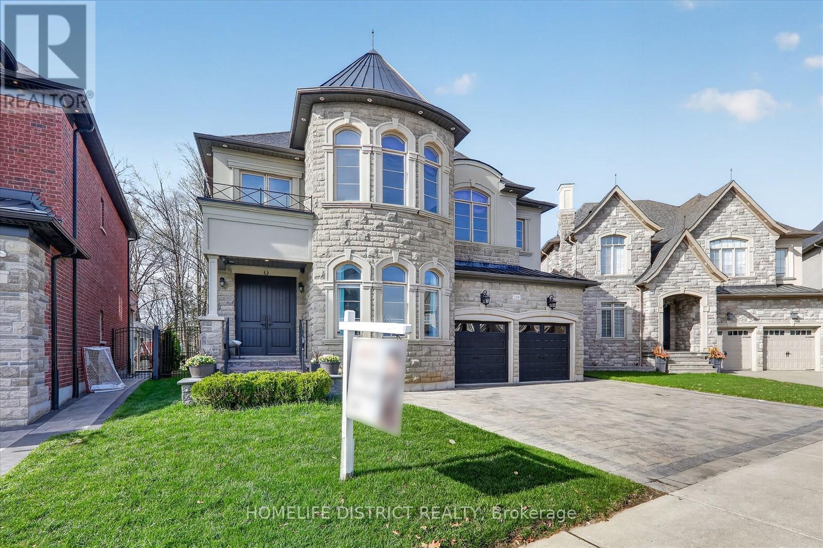210 Cannes Avenue, Vaughan, Ontario  L4L 8L1 - Photo 3 - N13746278