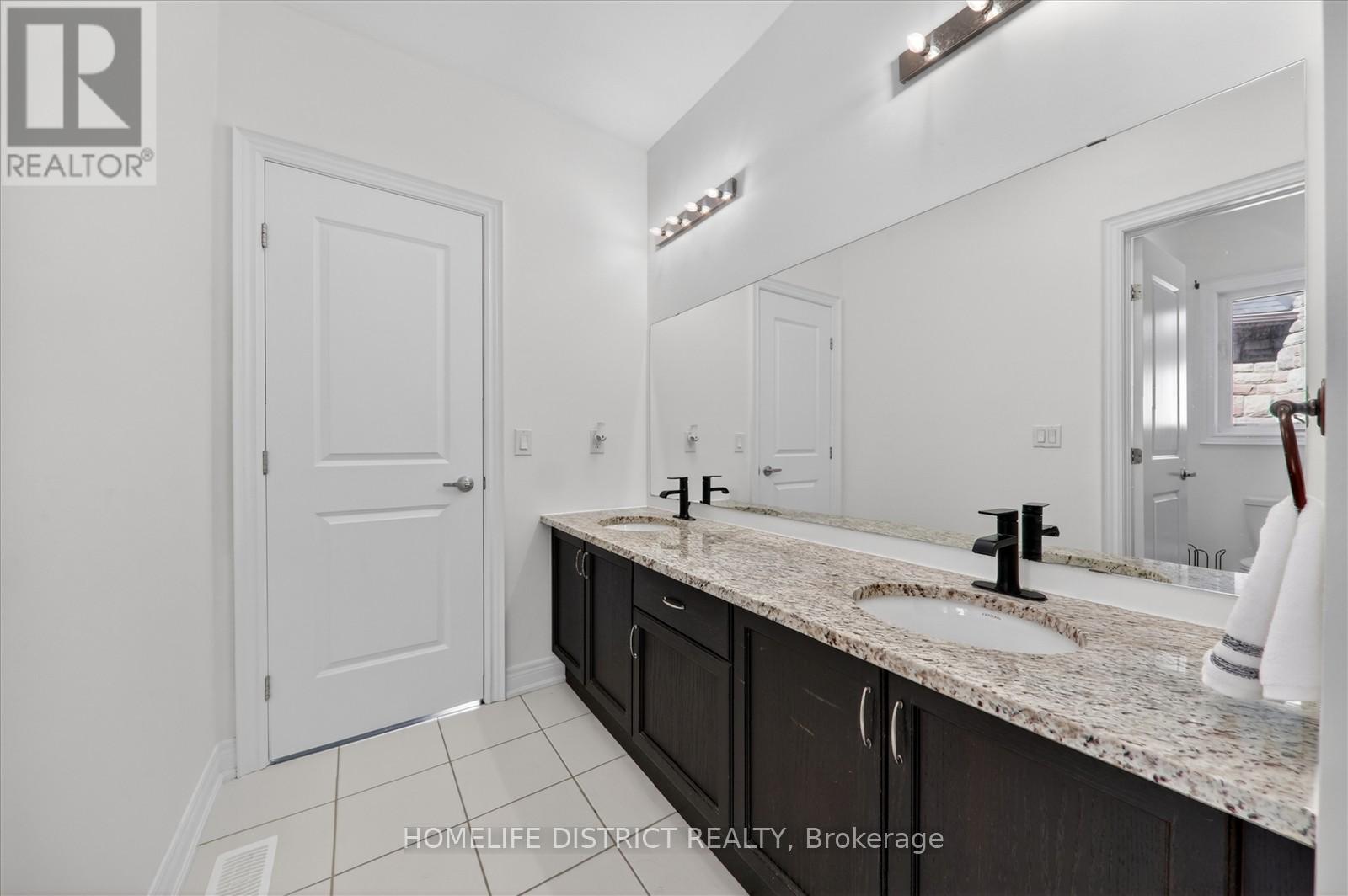 210 Cannes Avenue, Vaughan, Ontario  L4L 8L1 - Photo 35 - N13746278