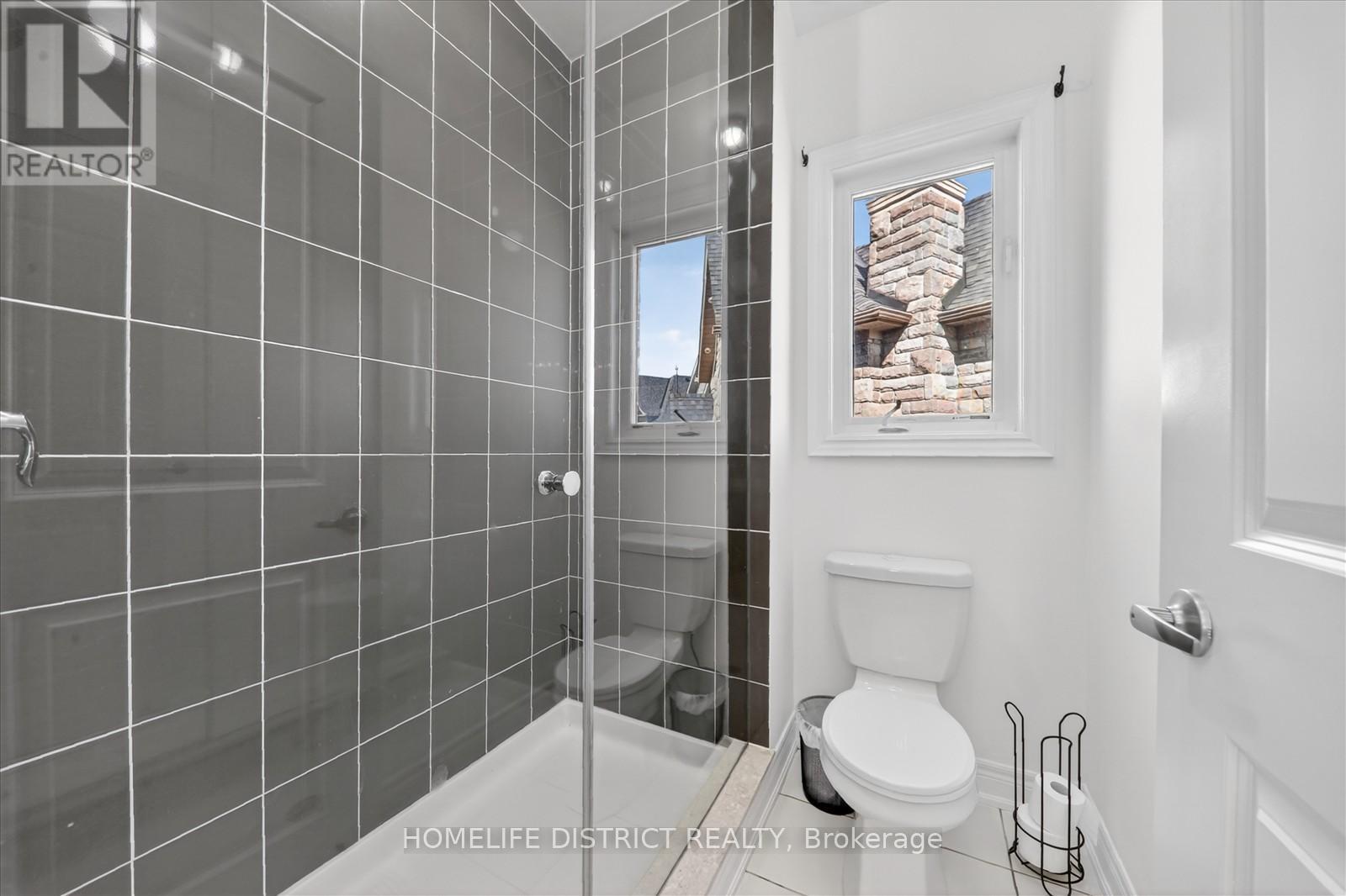 210 Cannes Avenue, Vaughan, Ontario  L4L 8L1 - Photo 36 - N13746278