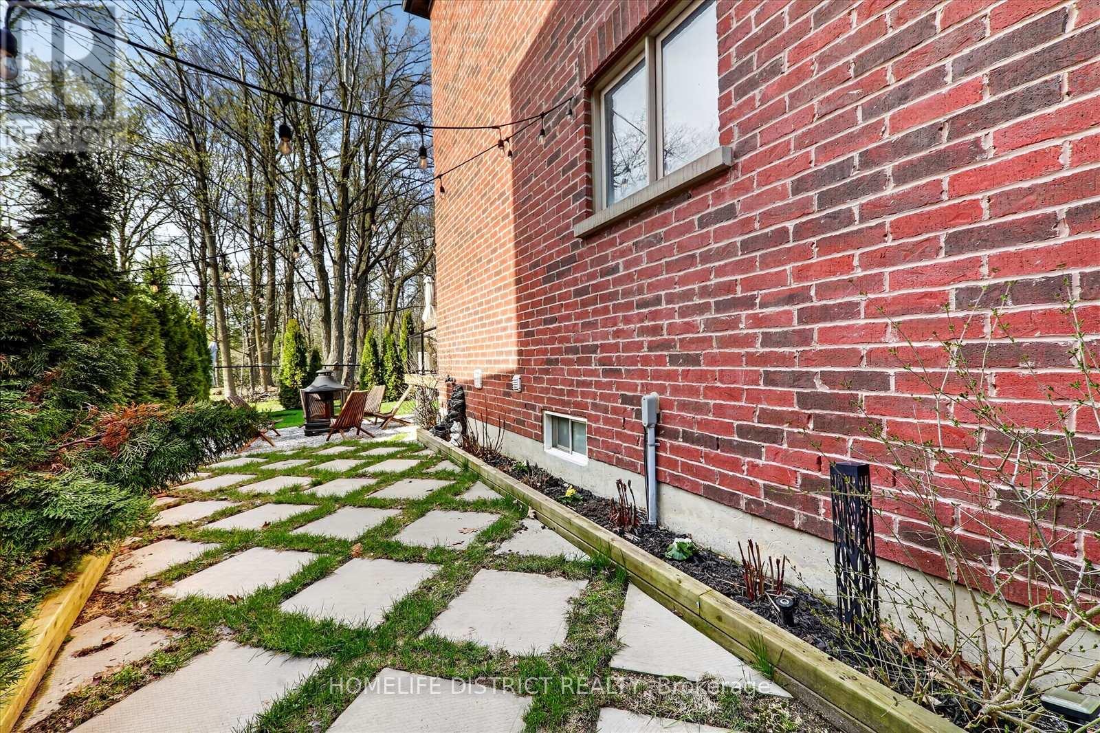 210 Cannes Avenue, Vaughan, Ontario  L4L 8L1 - Photo 48 - N13746278