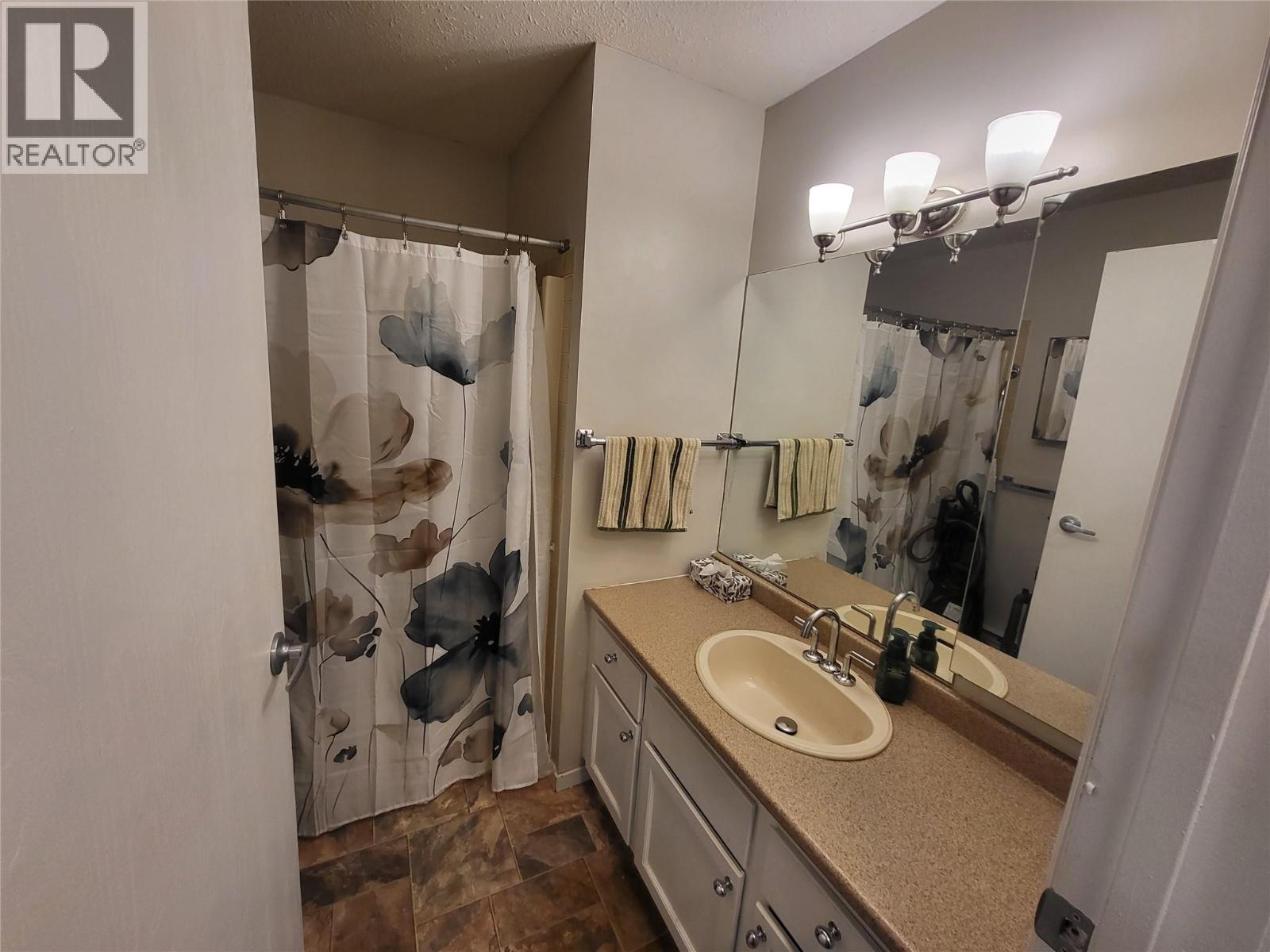 601 Wade Avenue W Unit# 105, Penticton, British Columbia V2A 1V6 - Photo 11 - 10392065