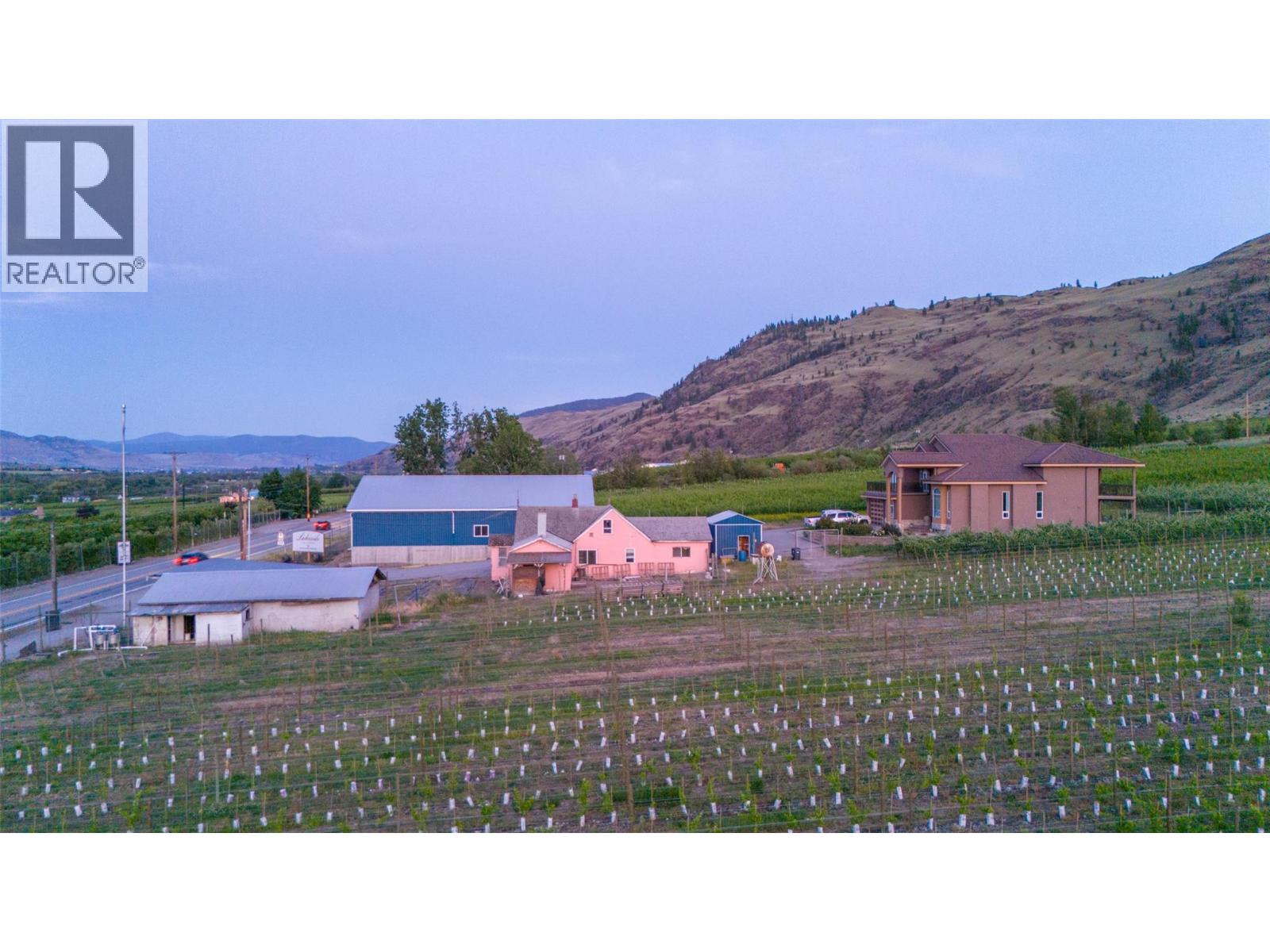 4564 Highway 97 Oliver Photo 20
