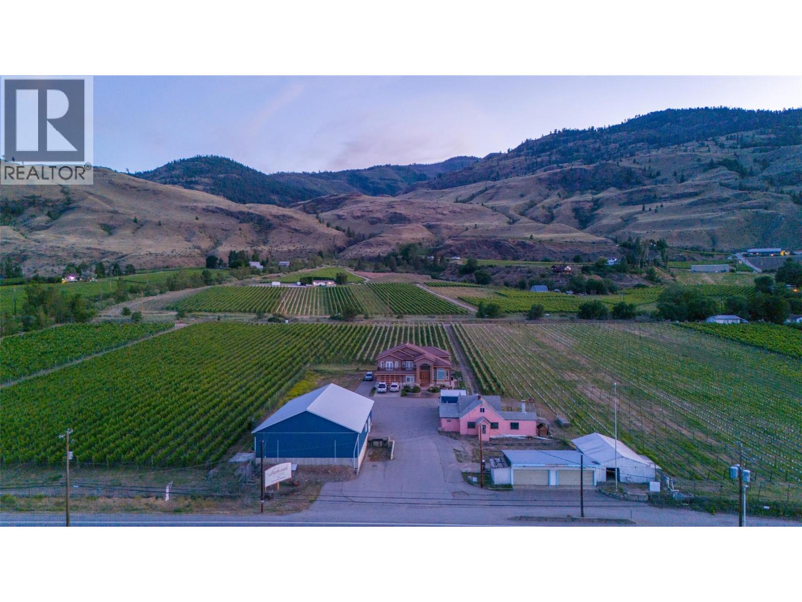 4564 Highway 97 Oliver Photo 21