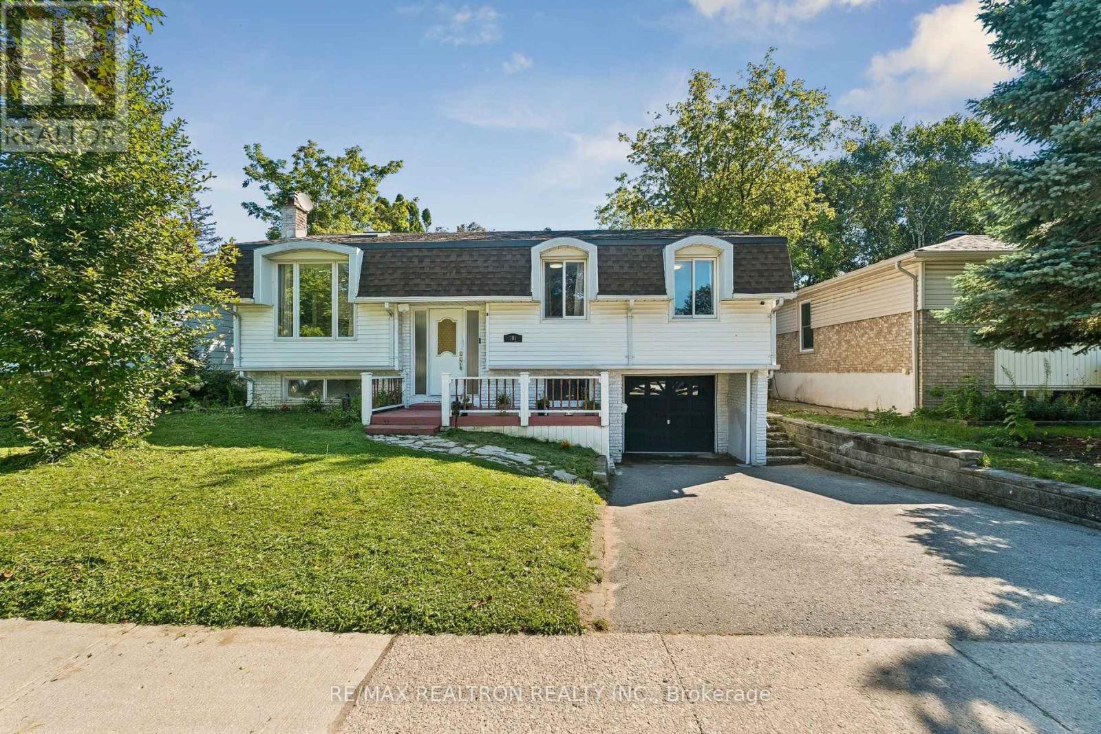 101 Marshall Street, Barrie, Ontario  L4N 4K7 - Photo 1 - S13746164