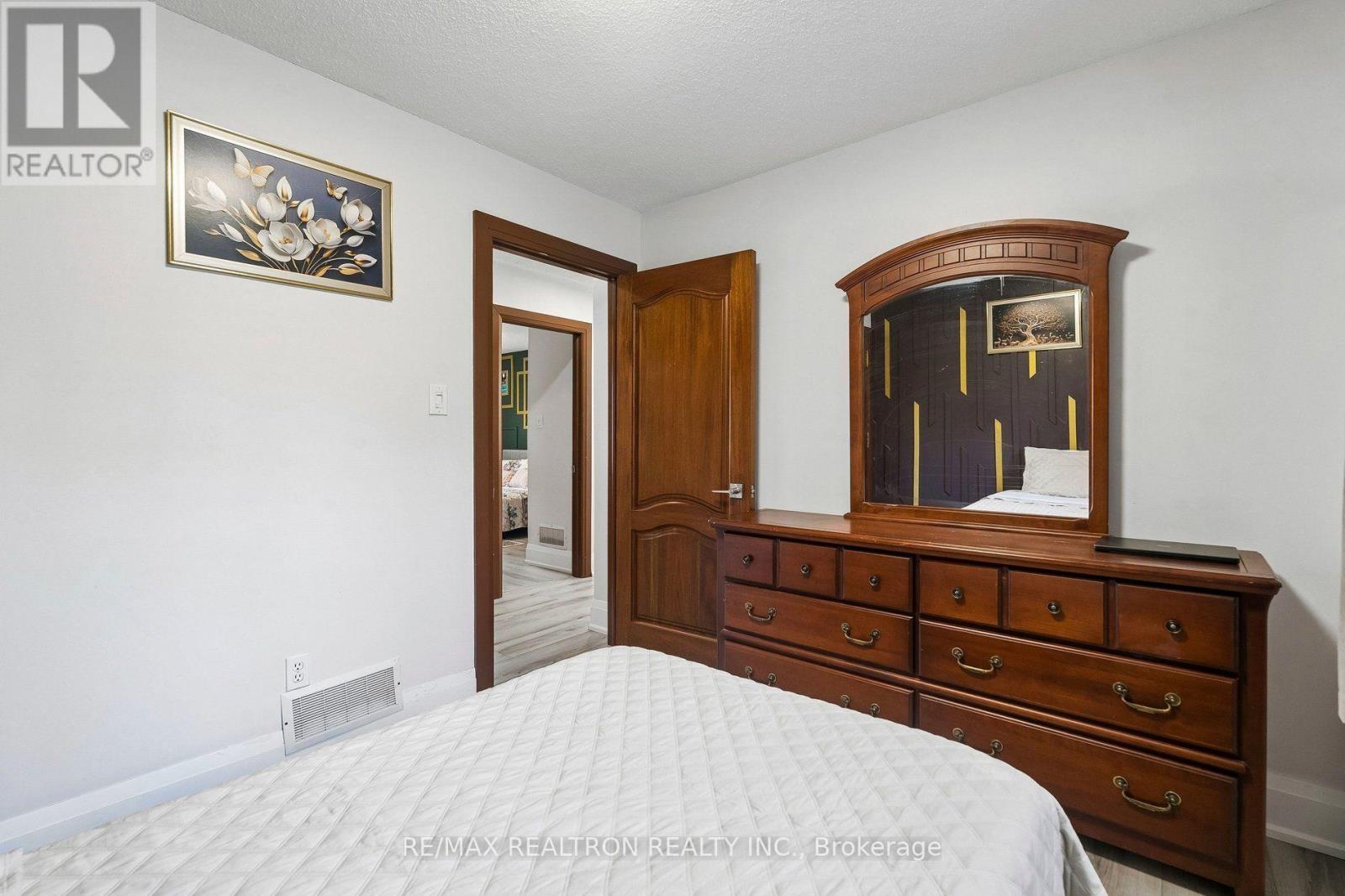 101 Marshall Street, Barrie, Ontario  L4N 4K7 - Photo 22 - S13746164