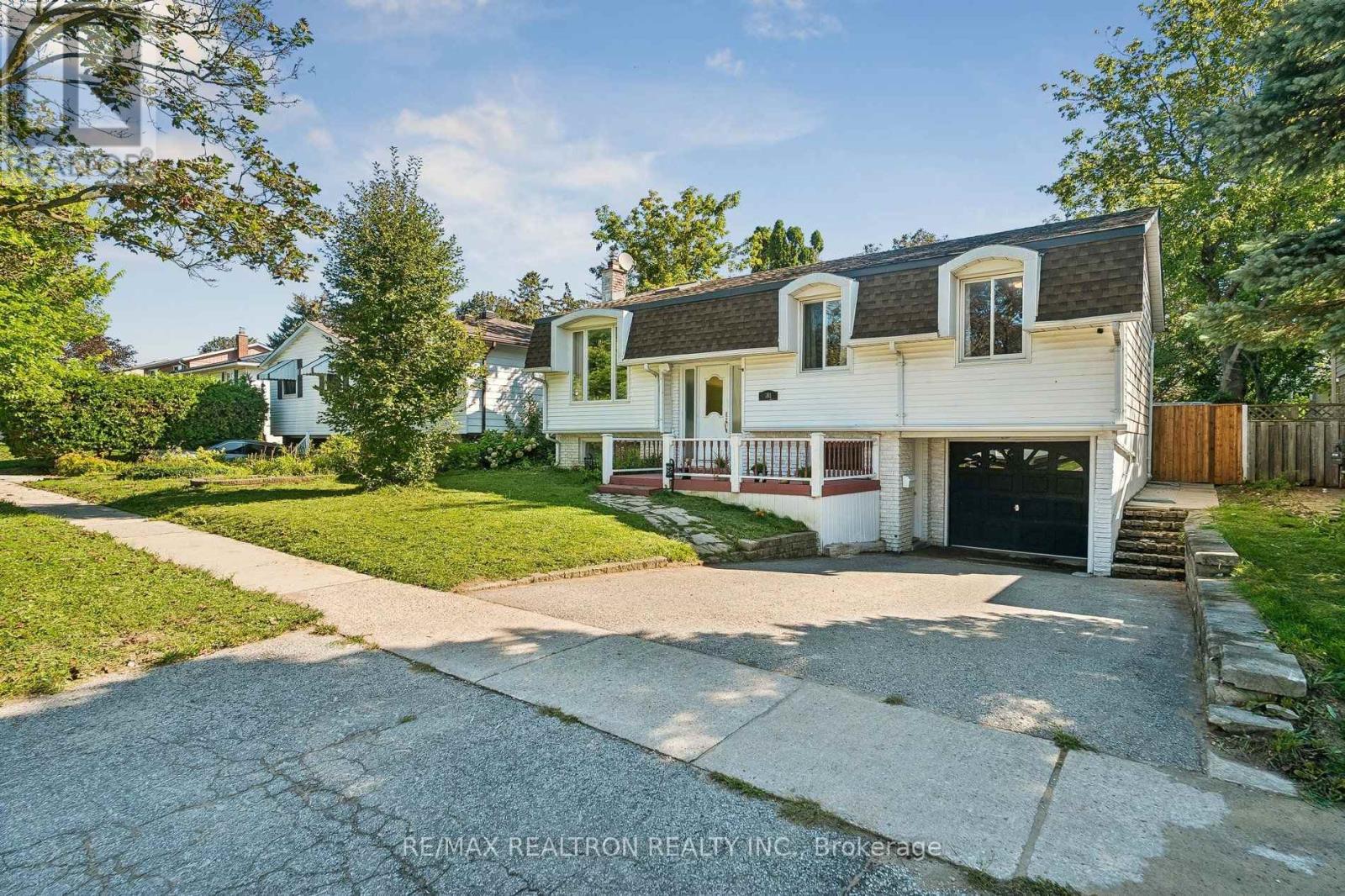 101 Marshall Street, Barrie, Ontario  L4N 4K7 - Photo 3 - S13746164