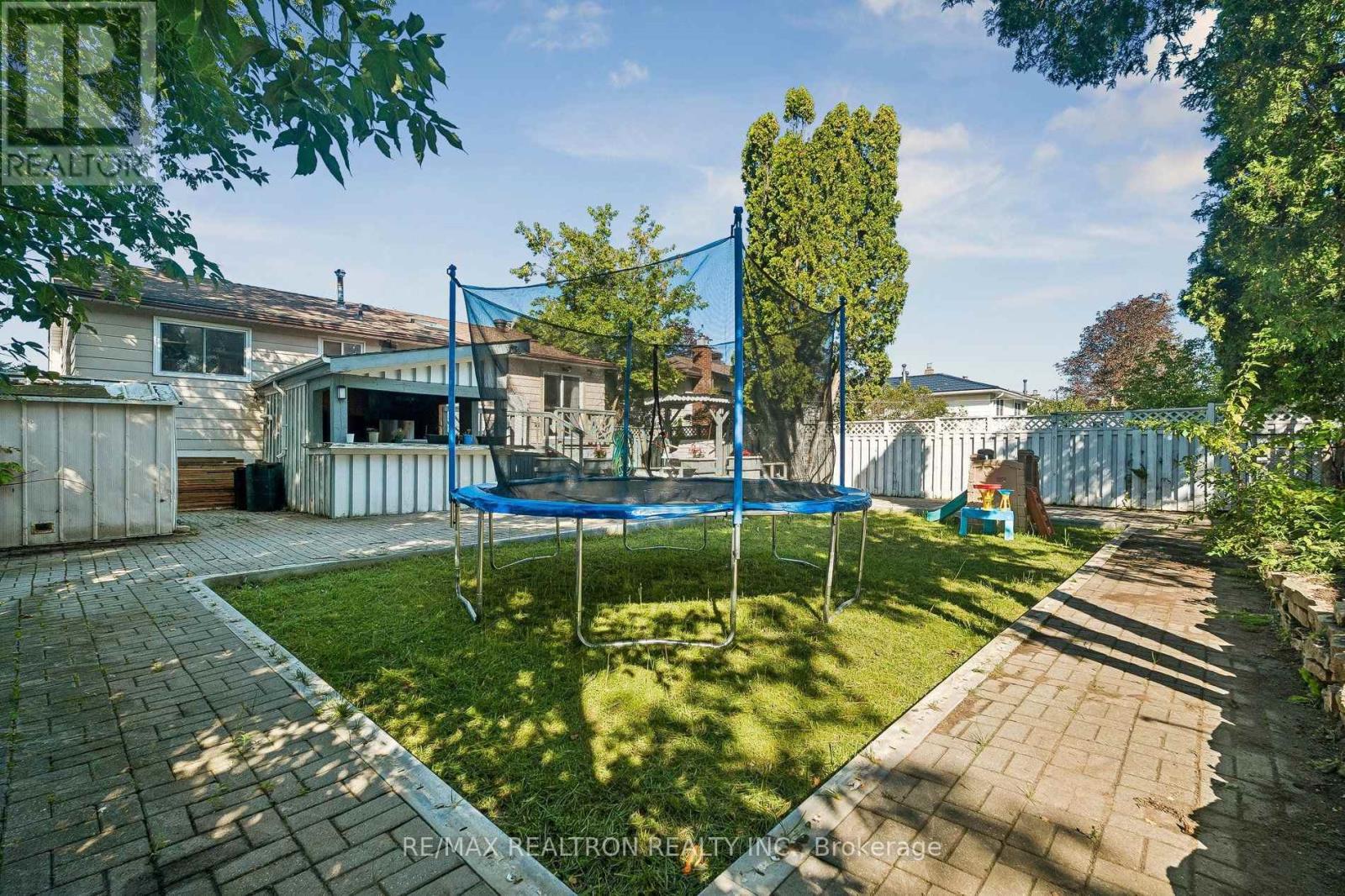 101 Marshall Street, Barrie, Ontario  L4N 4K7 - Photo 46 - S13746164