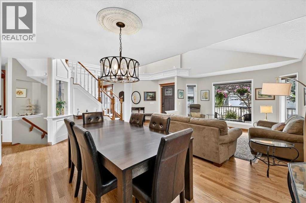 16 Rocky Ridge Landing Nw, Calgary, Alberta  T3G 4E3 - Photo 6 - A2342109