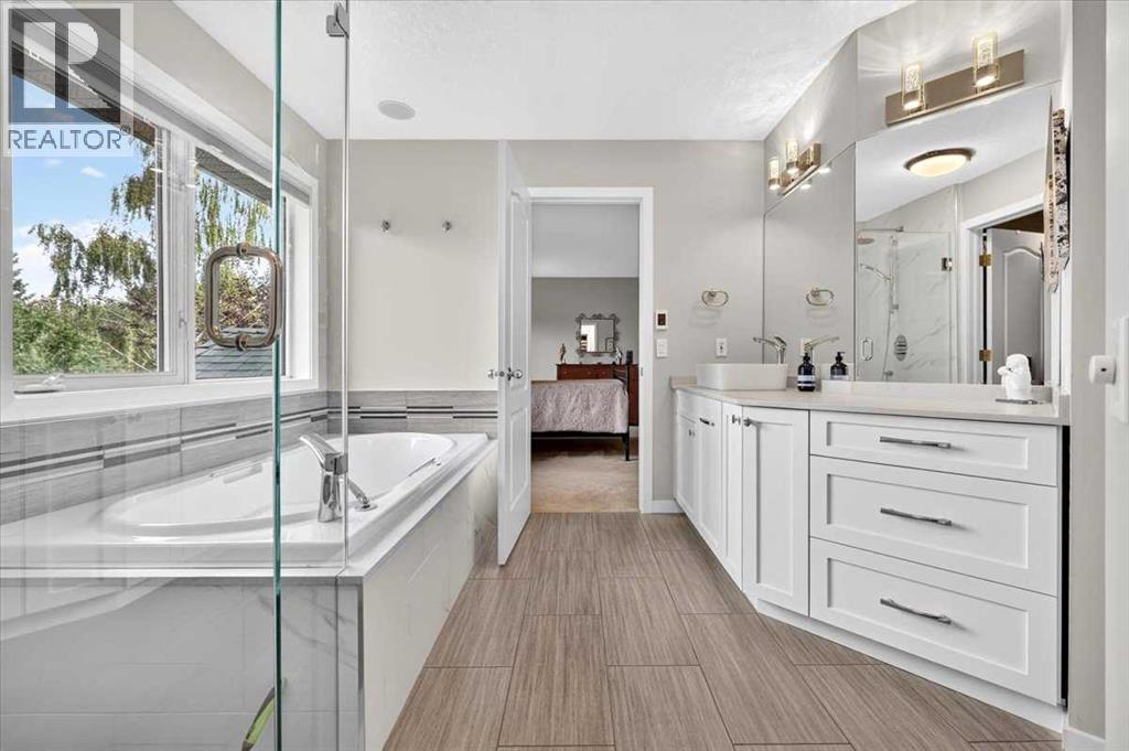 16 Rocky Ridge Landing Nw, Calgary, Alberta  T3G 4E3 - Photo 24 - A2342109
