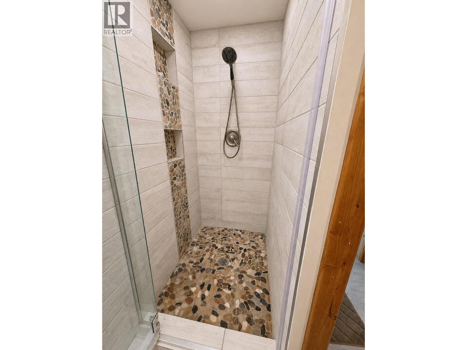 3981 Eagle Bay Road, Eagle Bay, British Columbia  V0E 1T0 - Photo 13 - 10399634