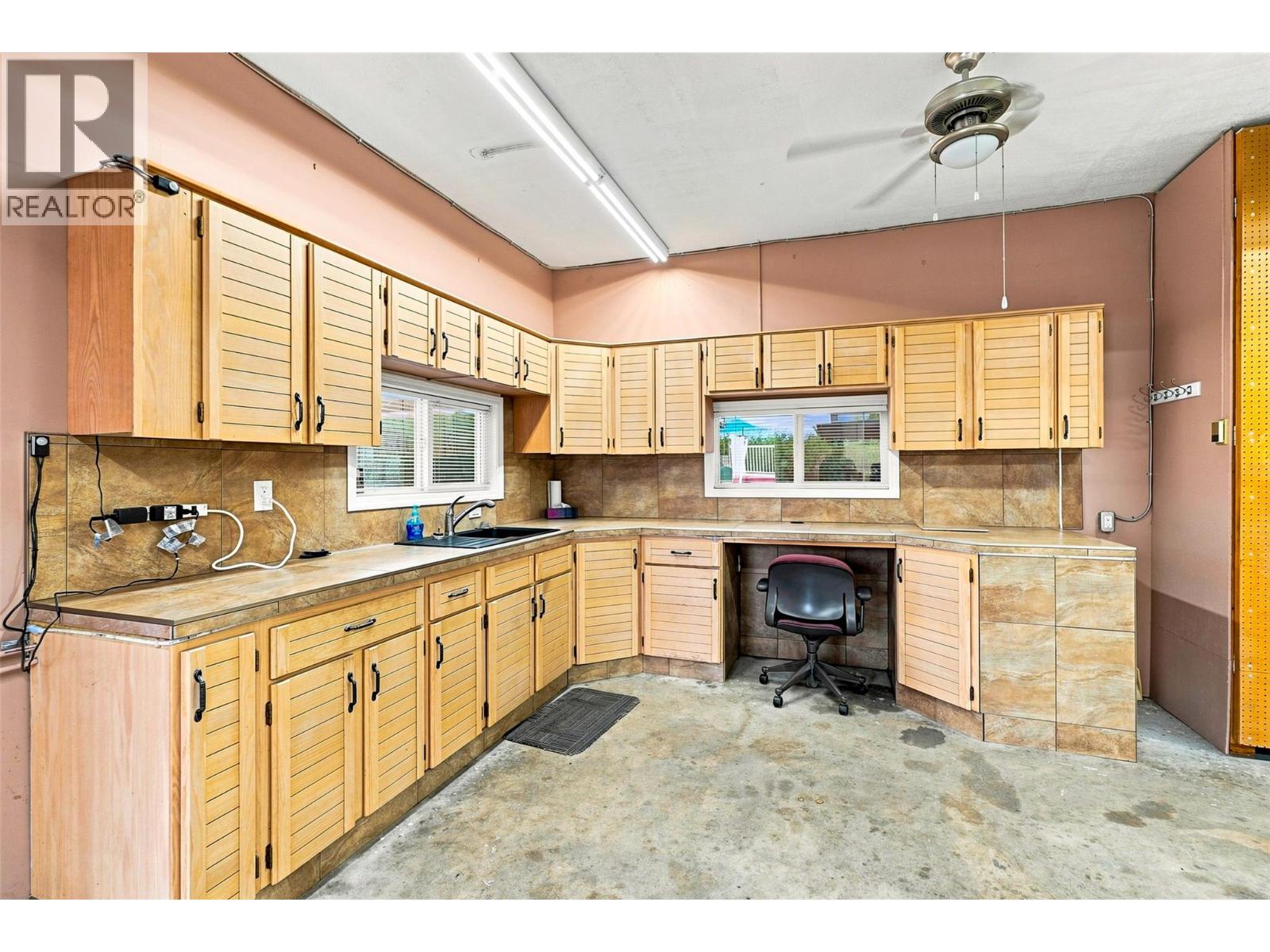 2176 Merritt Avenue, Merritt, British Columbia  V1K 1B8 - Photo 59 - 10395637